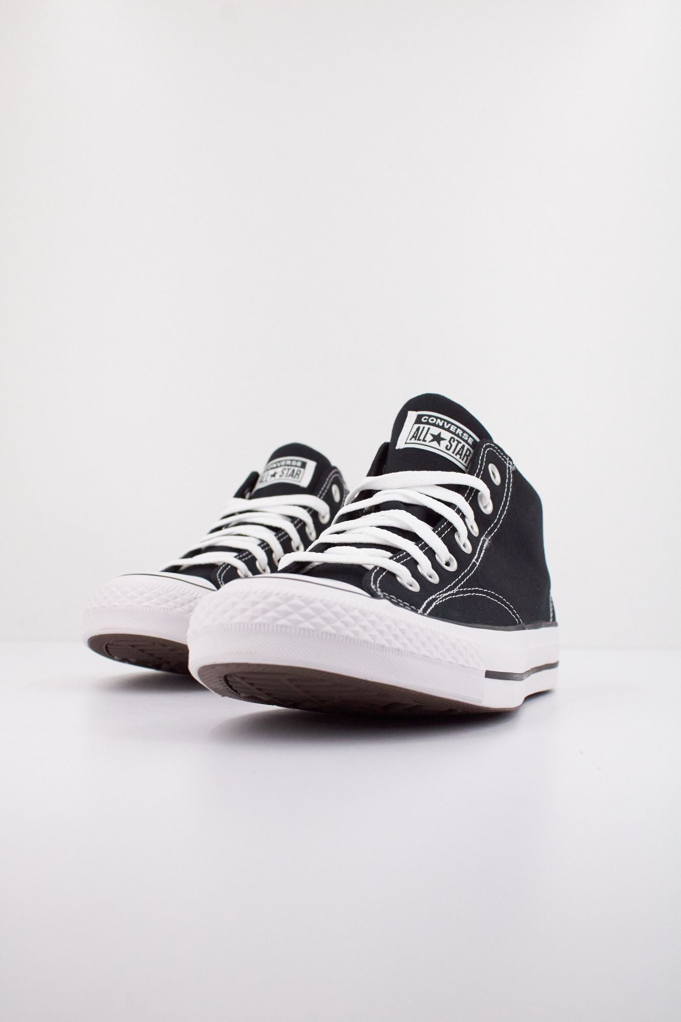 CONVERSE CTAS MALDEN STREET MID en color NEGRO (2)