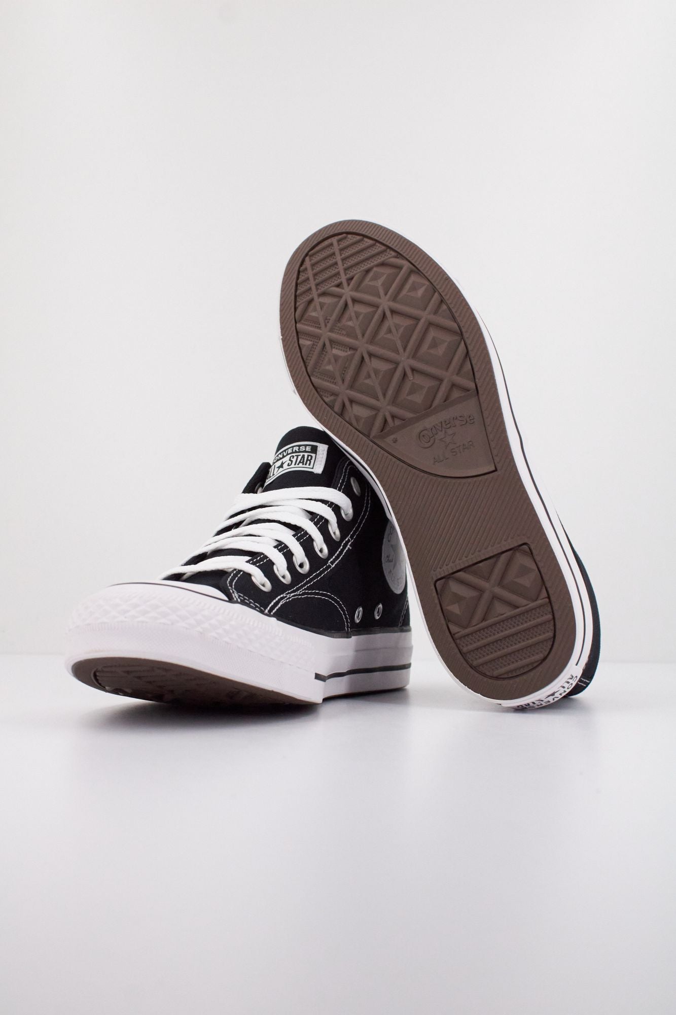 CONVERSE CTAS MALDEN STREET MID en color NEGRO (5)
