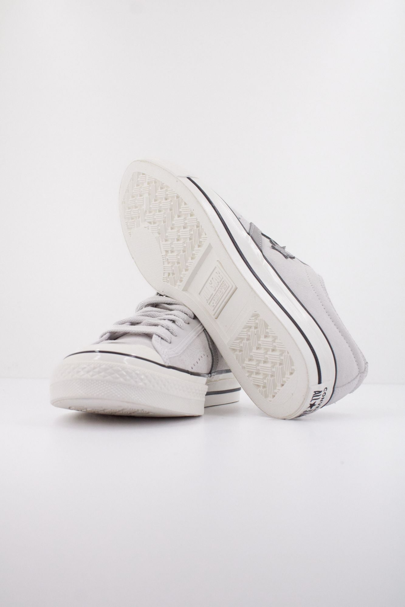 CONVERSE STAR PLAYER 76 SUEDE REMIX en color GRIS (5)