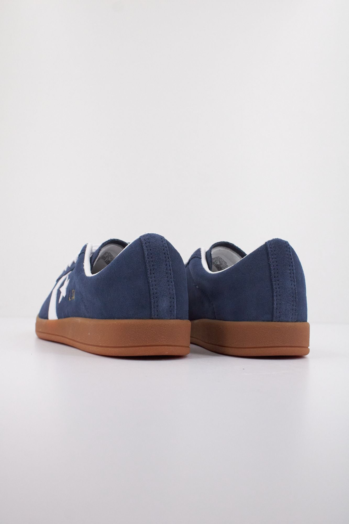 CONVERSE CLASSIC TRAINER SUEDE en color AZUL (4)