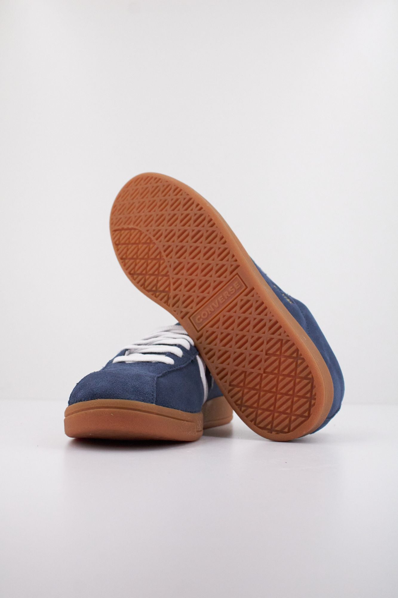 CONVERSE CLASSIC TRAINER SUEDE en color AZUL (5)