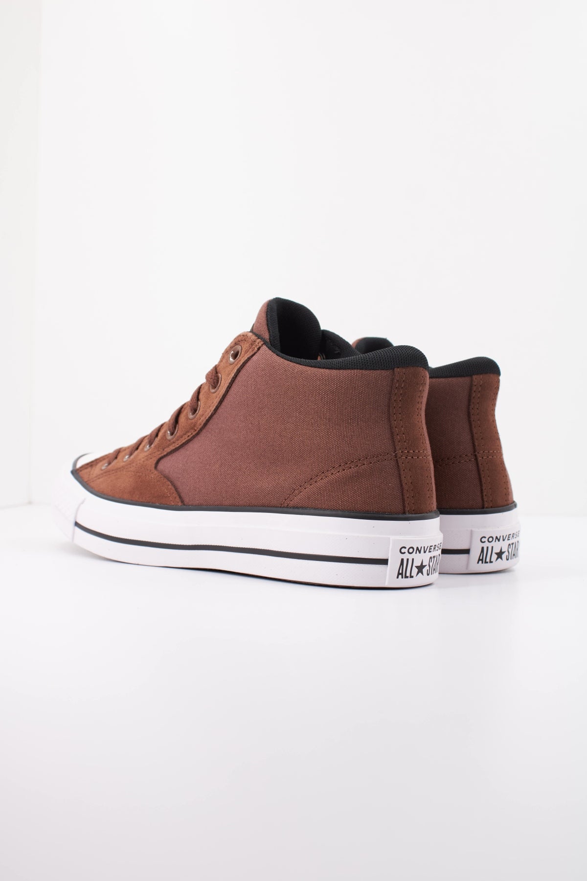 CONVERSE A18134C  en color MARRON (4)