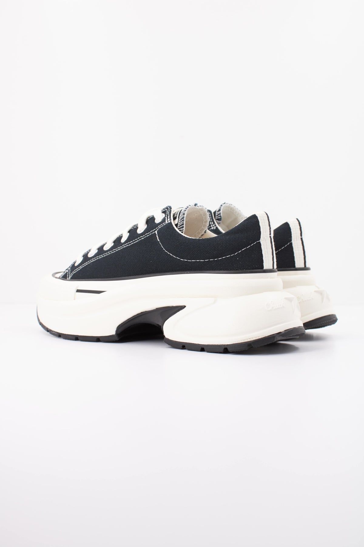 CONVERSE RUN STAR CRUSH OX en color NEGRO (4)