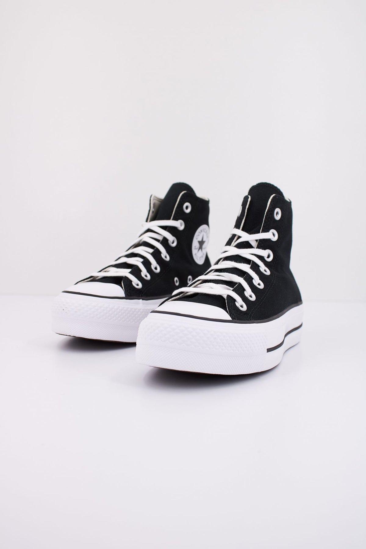 CONVERSE CHUCK TAYLOR ALL STAR LIFT 560845C en color NEGRO (2)