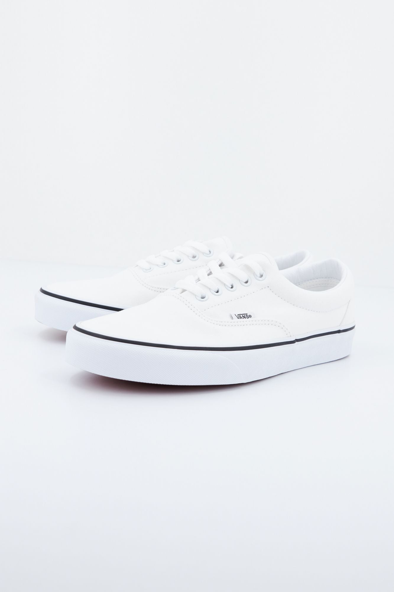 VANS UA ERA en color BLANCO (2)