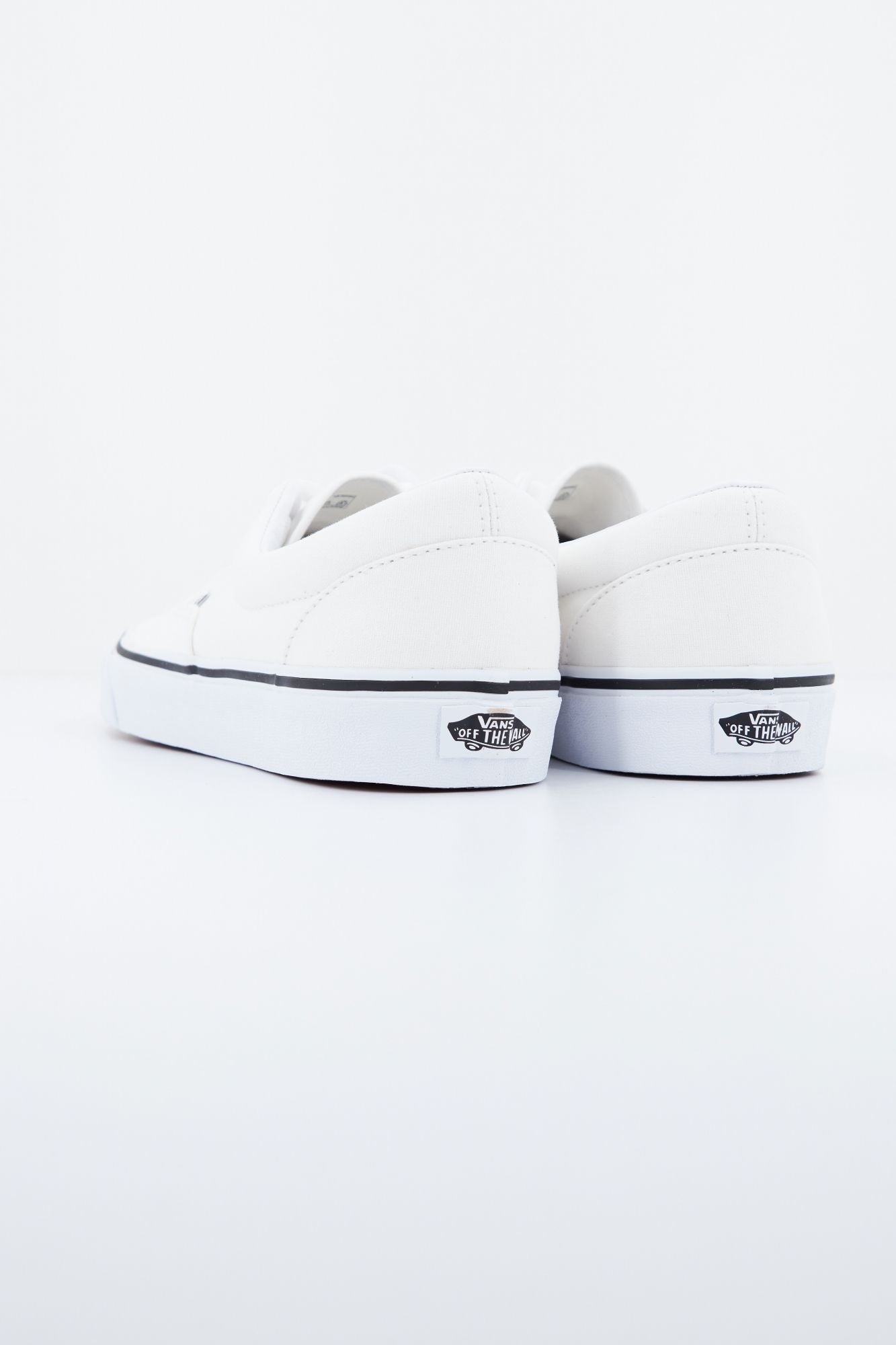 VANS UA ERA en color BLANCO (3)