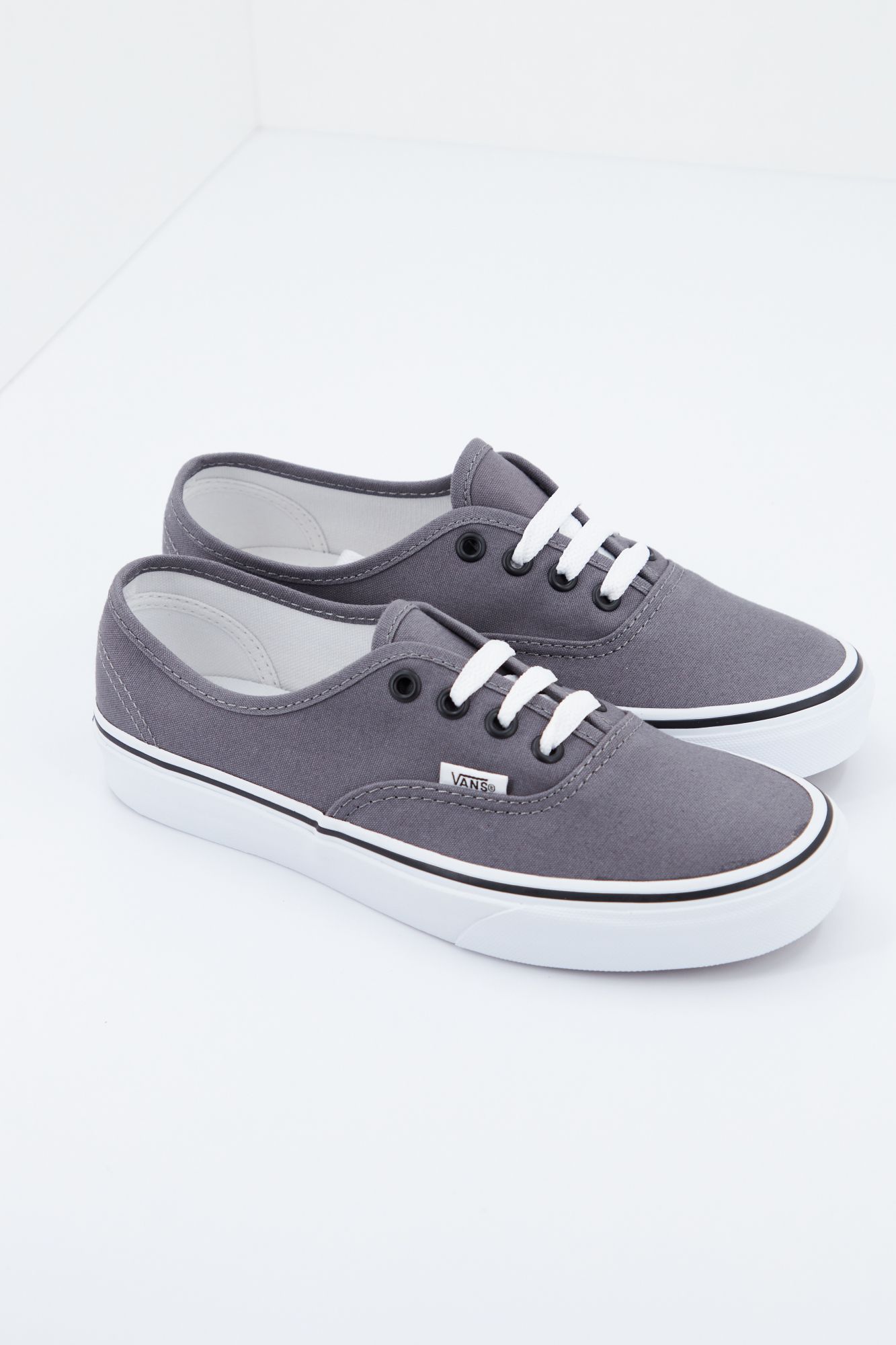 VANS UA AUTHENTIC en color GRIS (3)