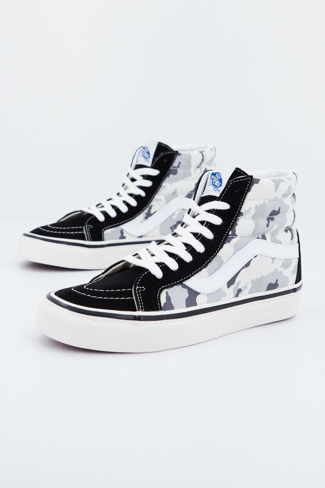 VANS UA SK8-HI 38 DX en color NEGRO (1)