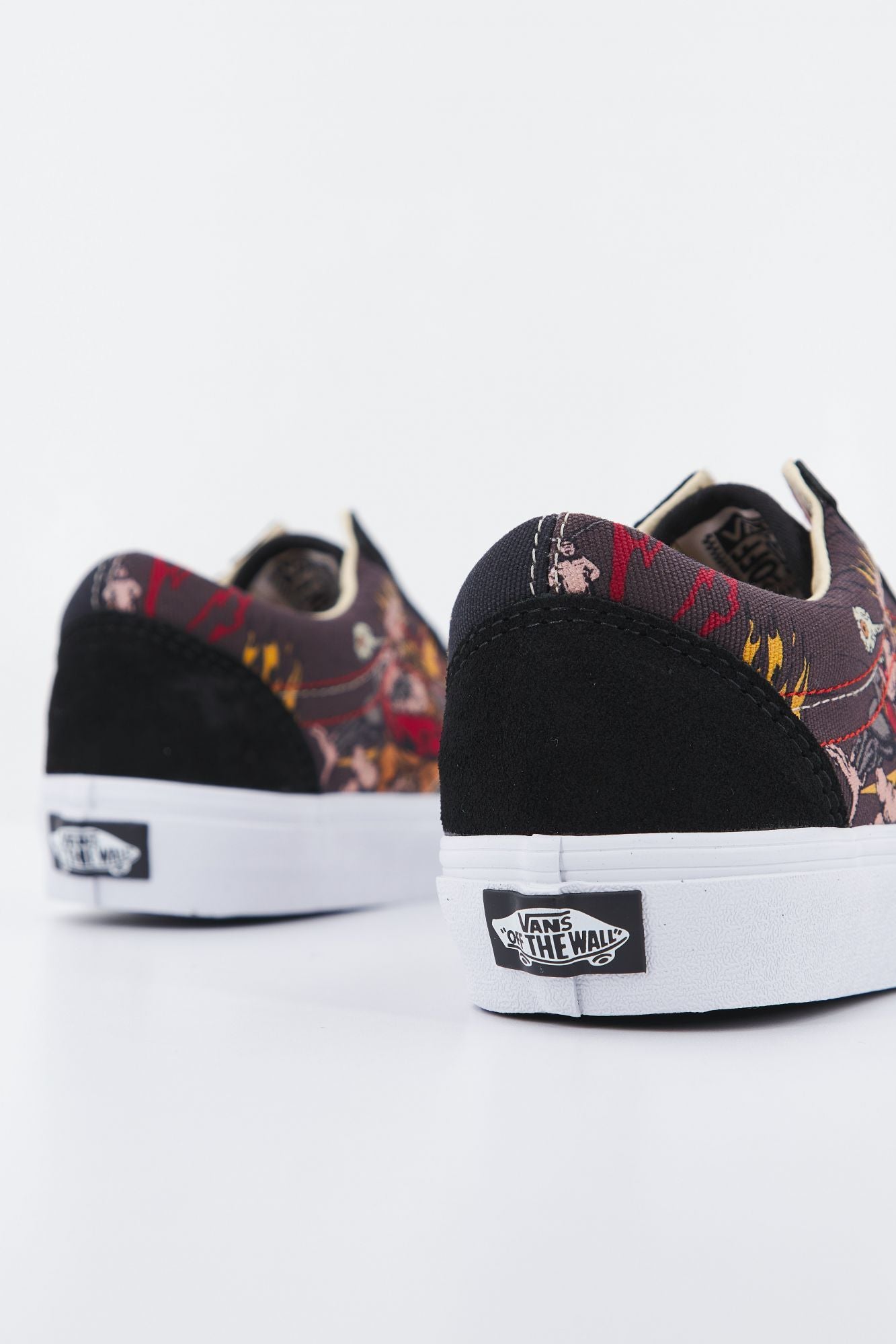 VANS  UA OLD SKOOL en color NEGRO (3)