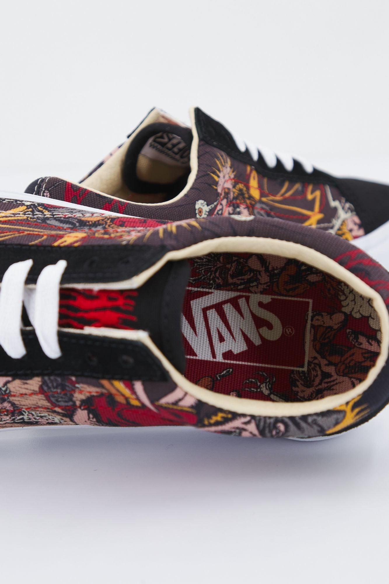 VANS  UA OLD SKOOL en color NEGRO (4)