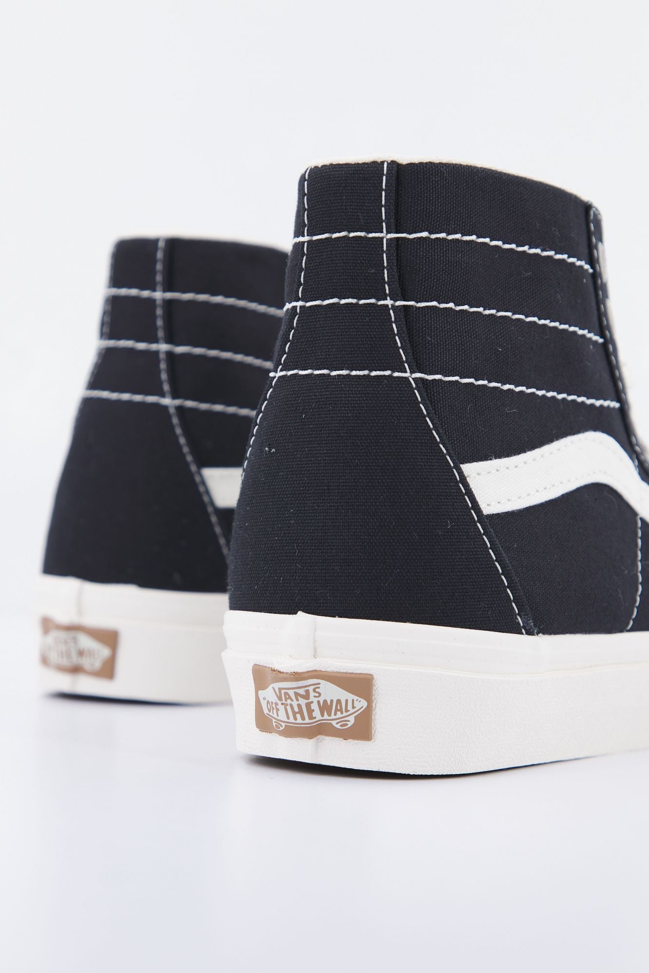 VANS UA SK8-HI en color NEGRO (3)