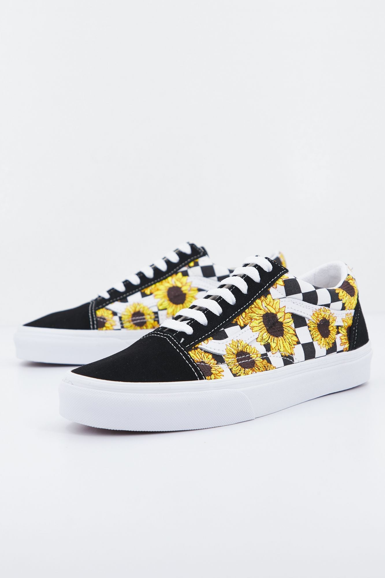 VANS  UA OLD SKOOL en color NEGRO (1)