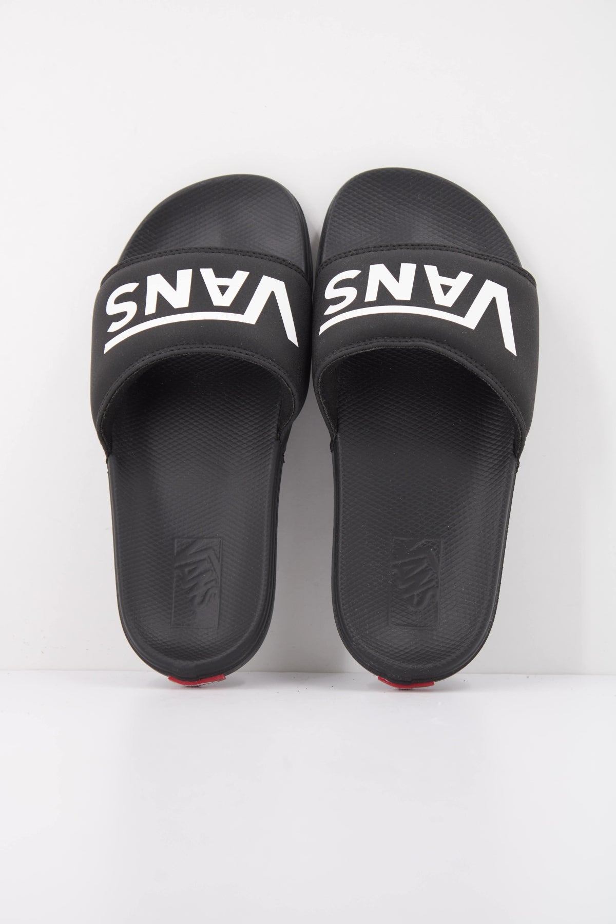 VANS LA COSTA SLIDE-ON en color NEGRO (3)