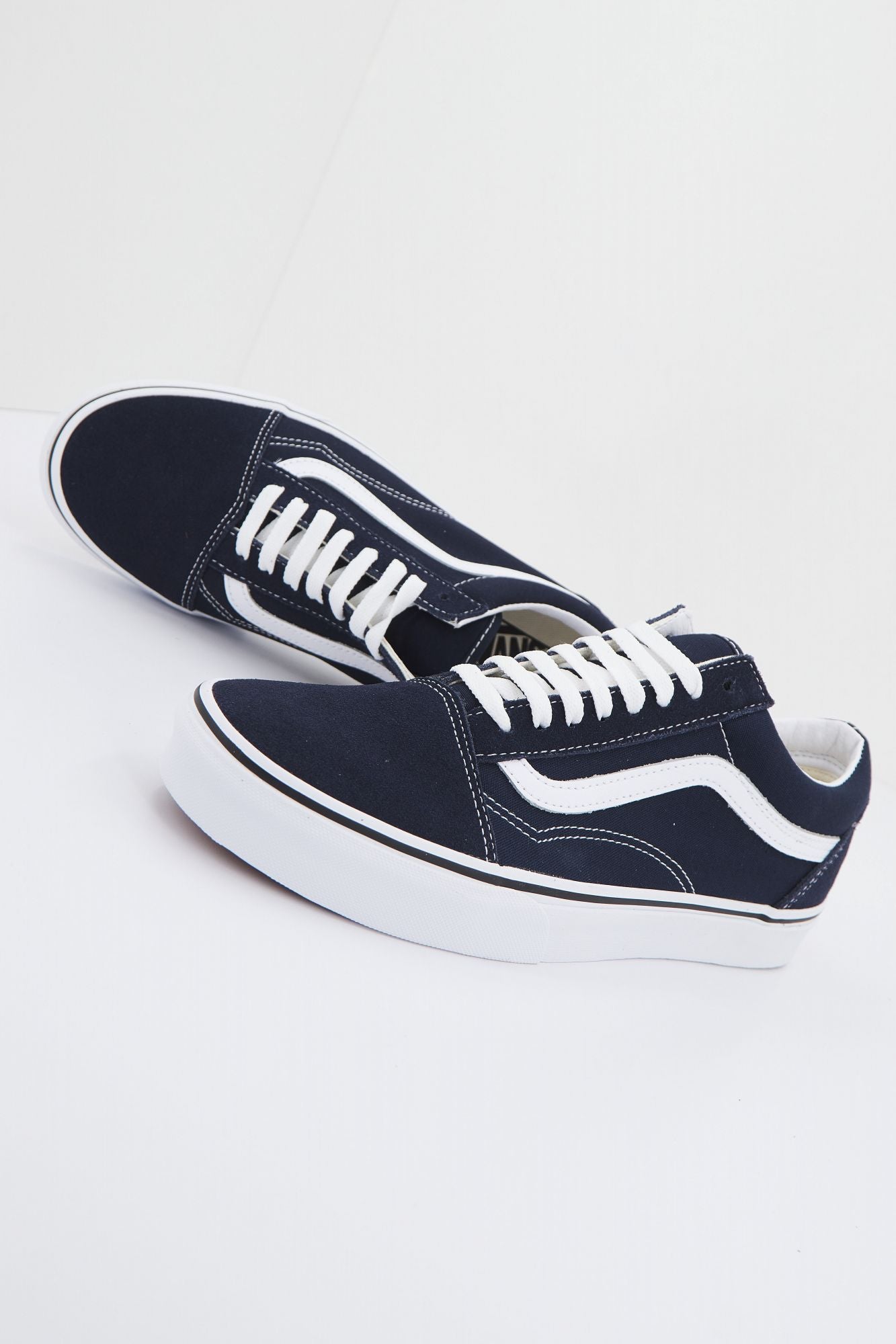 VANS UA  OLD SKOOL en color AZUL (3)