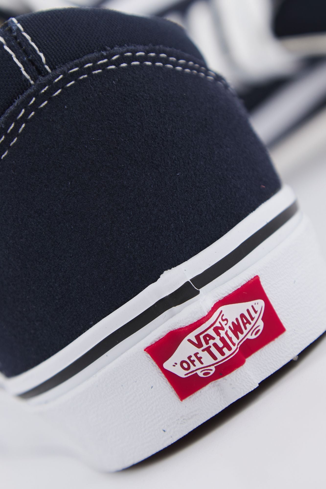 VANS UA  OLD SKOOL en color AZUL (4)