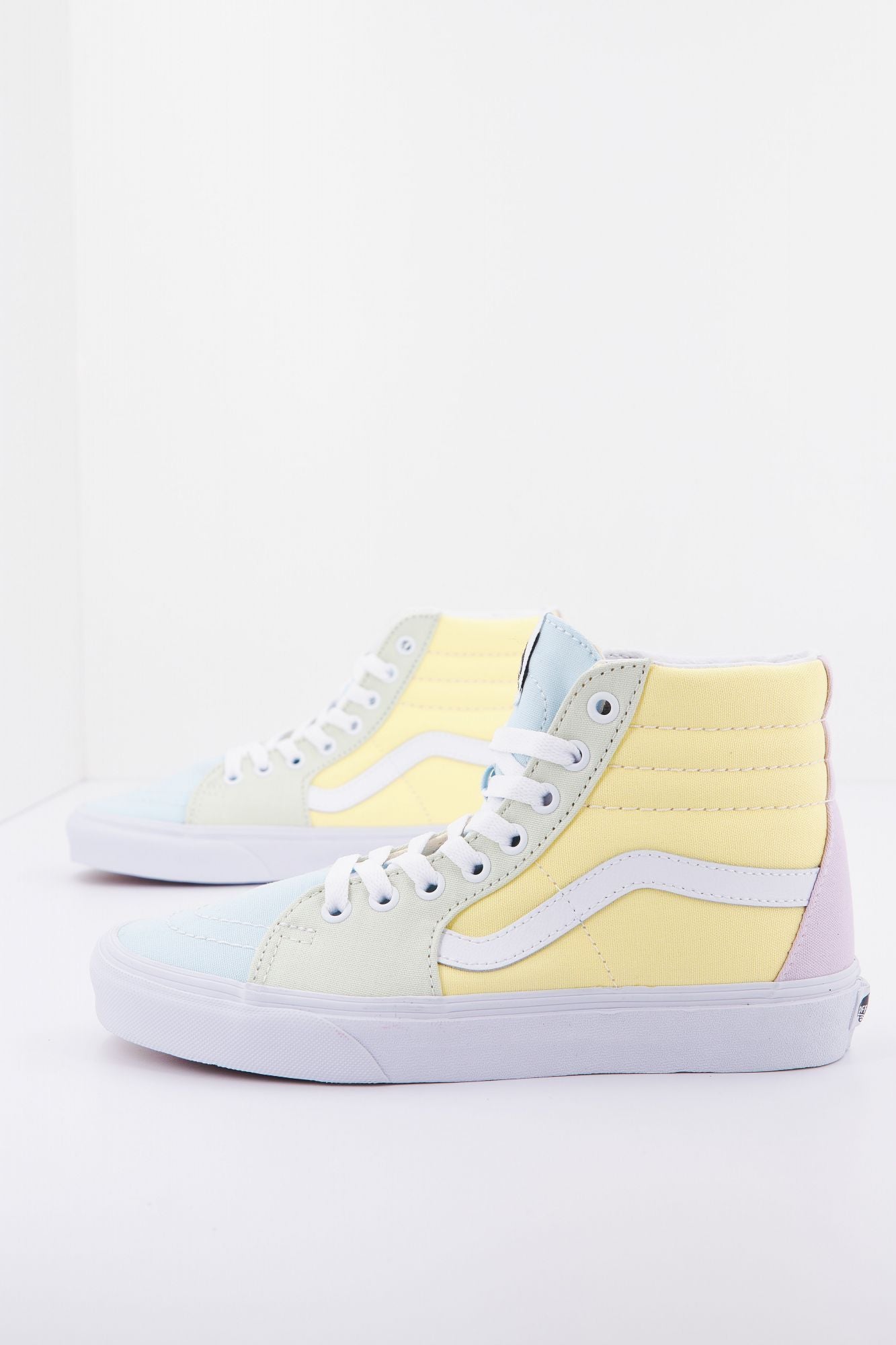 VANS UA SK8-HI en color MULTICOLOR (2)