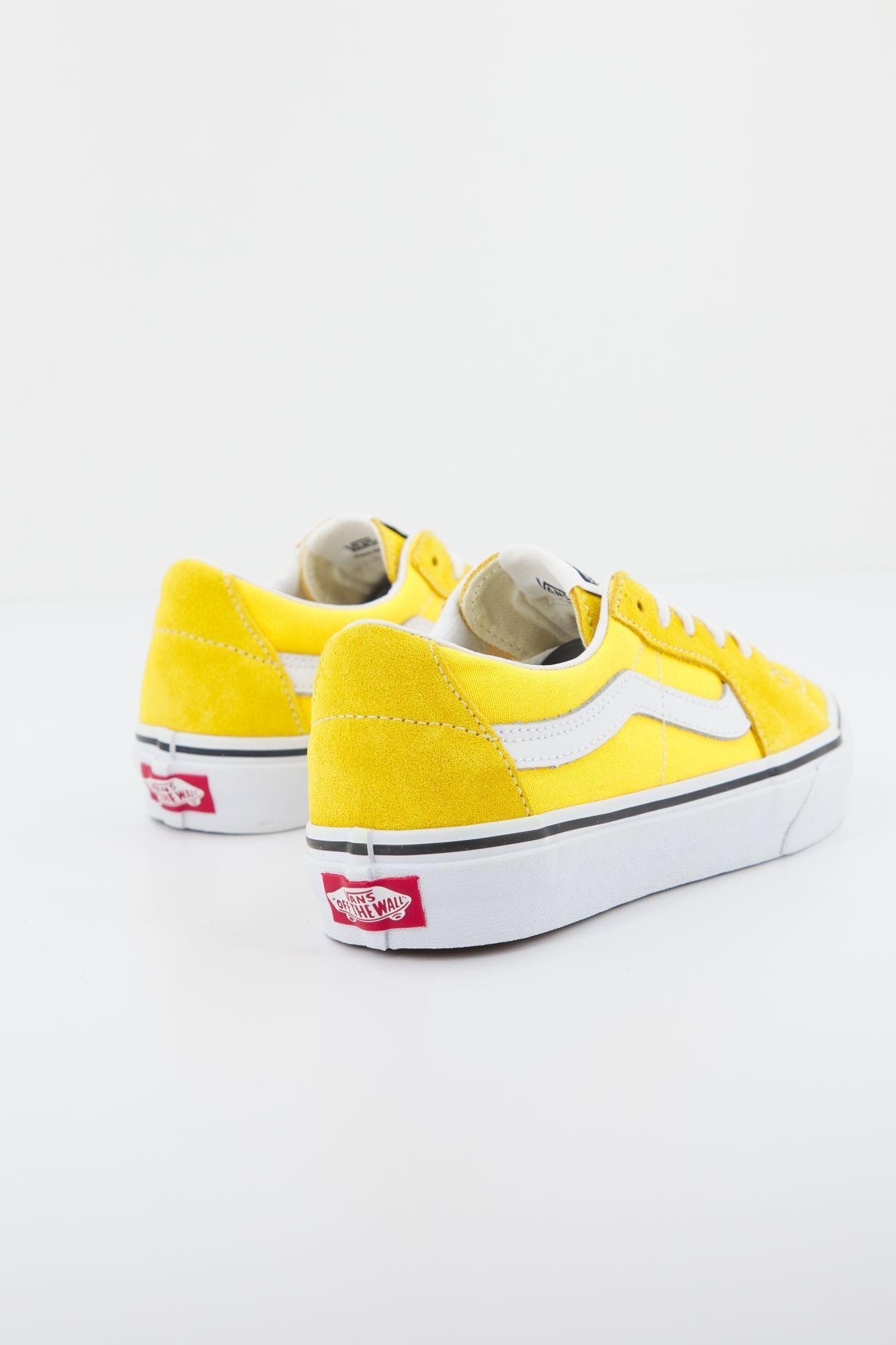 VANS UA SK8-LOW en color AMARILLO (3)