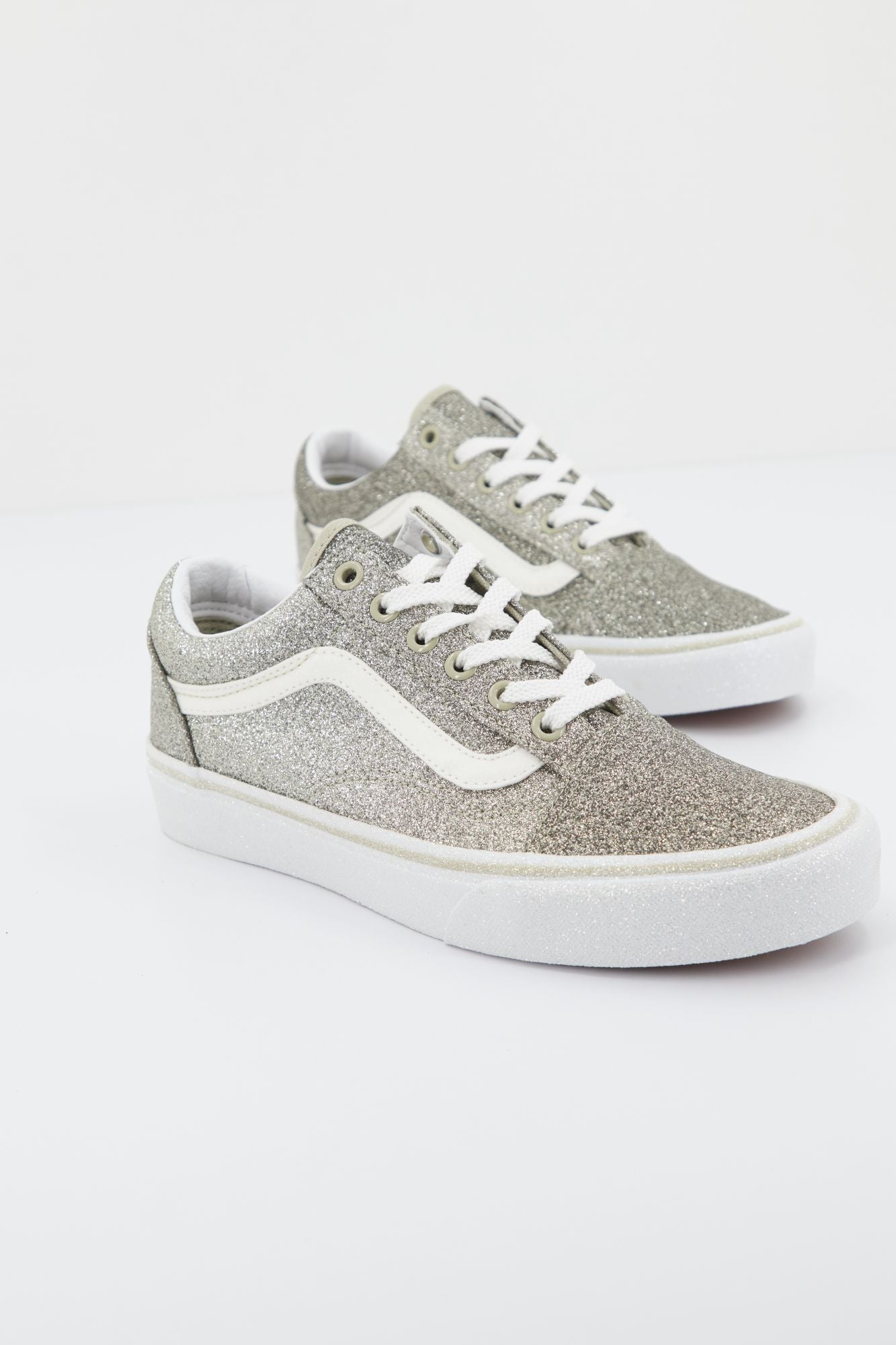 VANS UA OLD SKOOL en color PLATA (2)