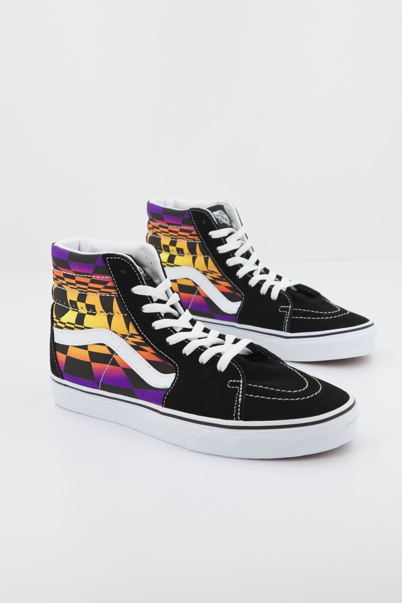 VANS UA SK8-HI en color NEGRO (2)