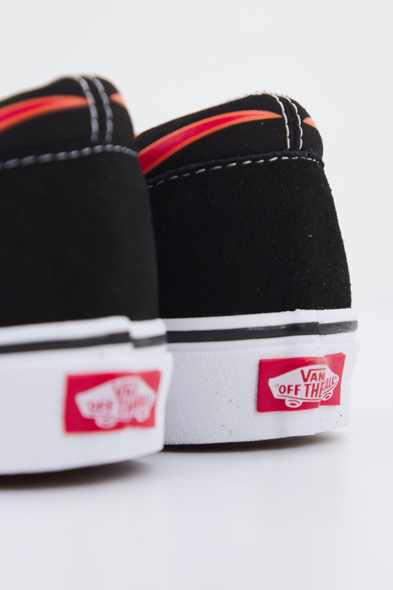VANS UA ERA en color NEGRO (4)