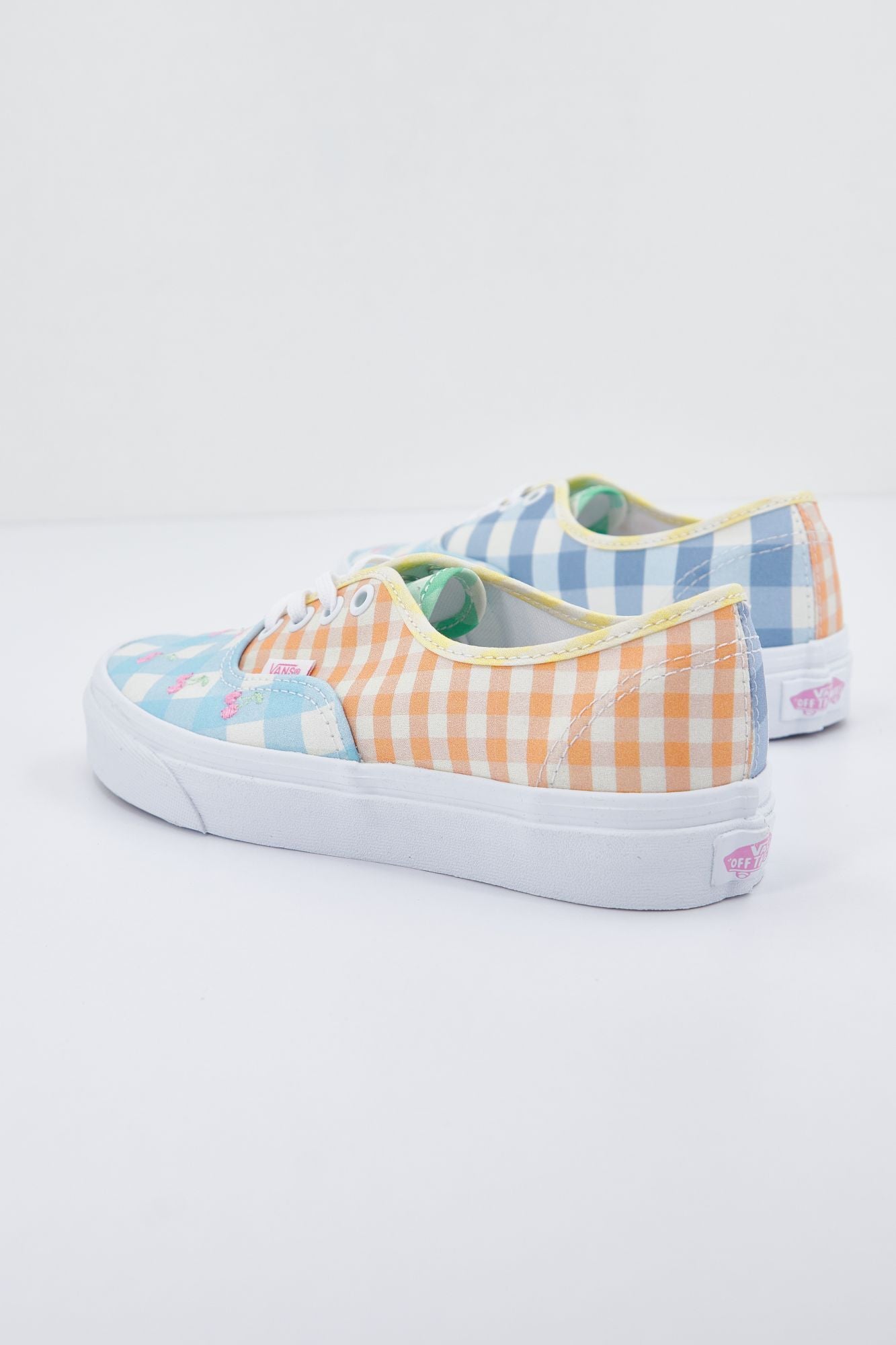 VANS UA AUTHENTIC en color MULTICOLOR (3)