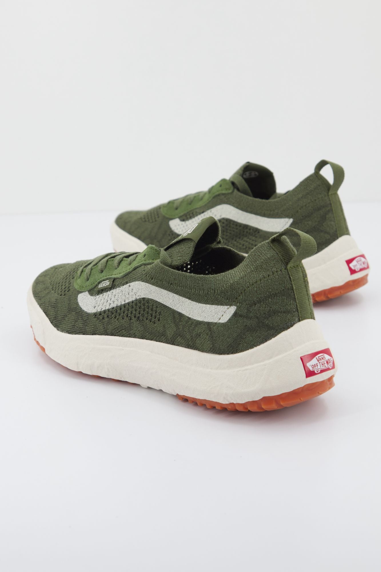 VANS UA ULTRARANGE en color VERDE (2)