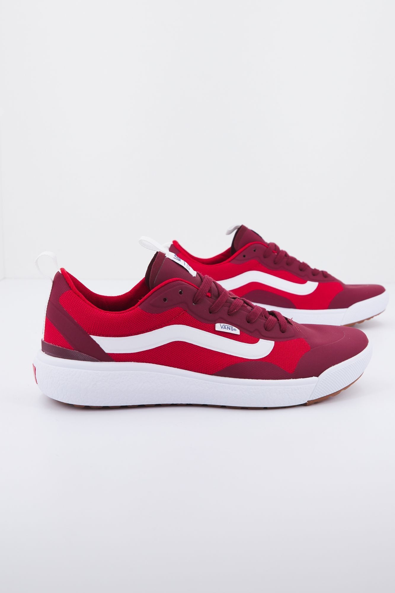 VANS  UA ULTRARANGE en color ROJO (2)