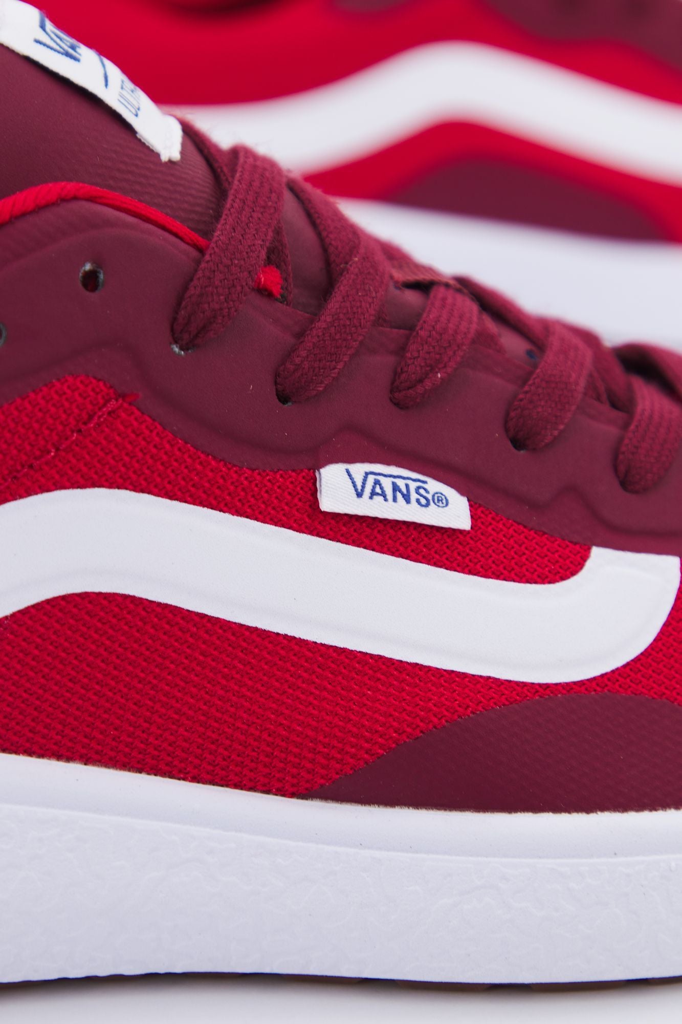 VANS  UA ULTRARANGE en color ROJO (3)