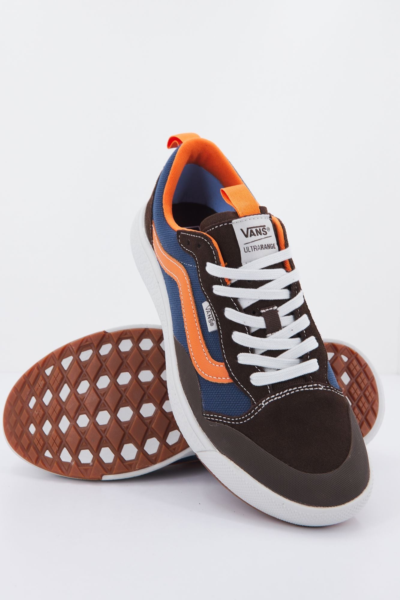 VANS  UA ULTRARANGE en color MARRON (4)