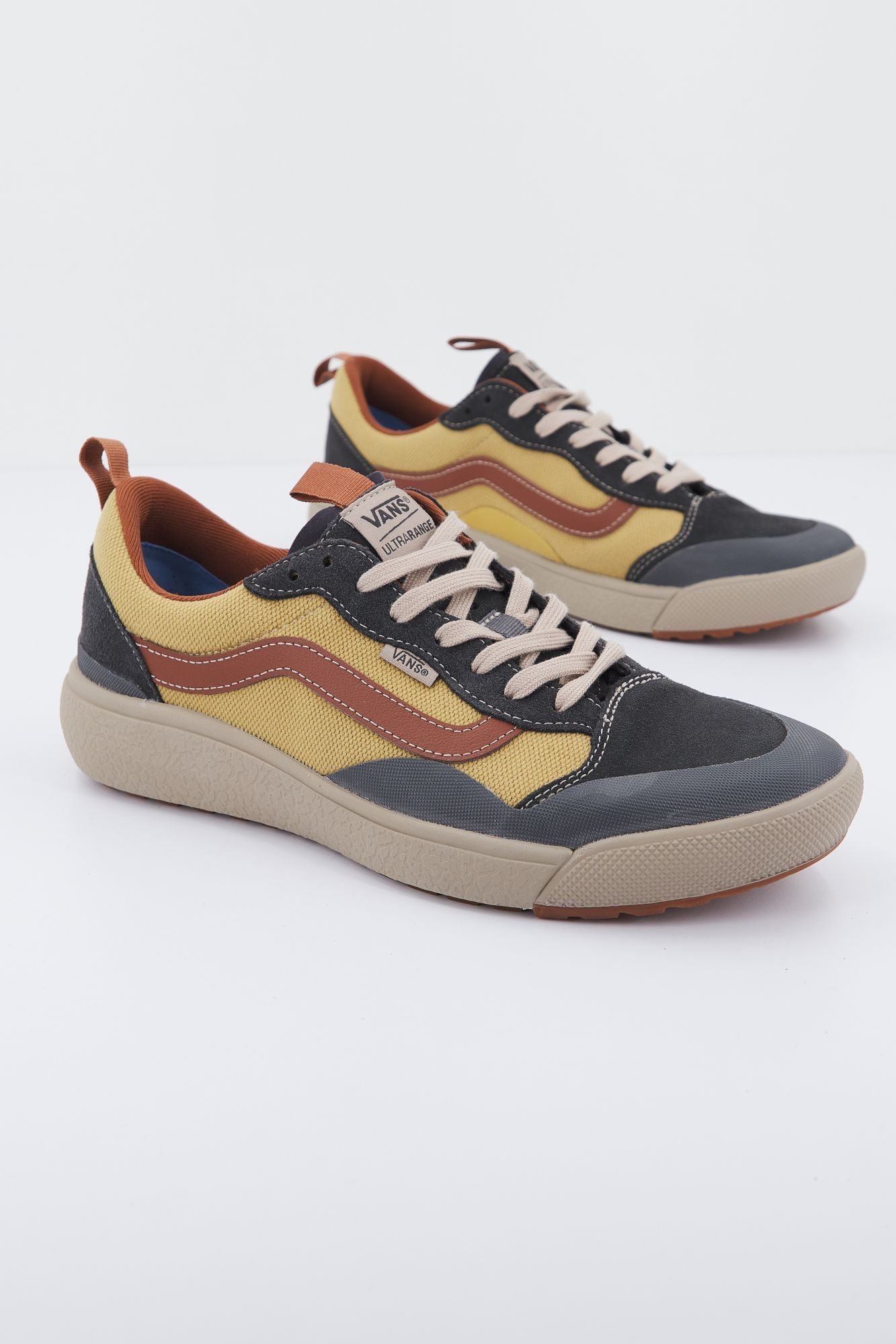 VANS UA ULTRARANGE en color AMARILLO (2)