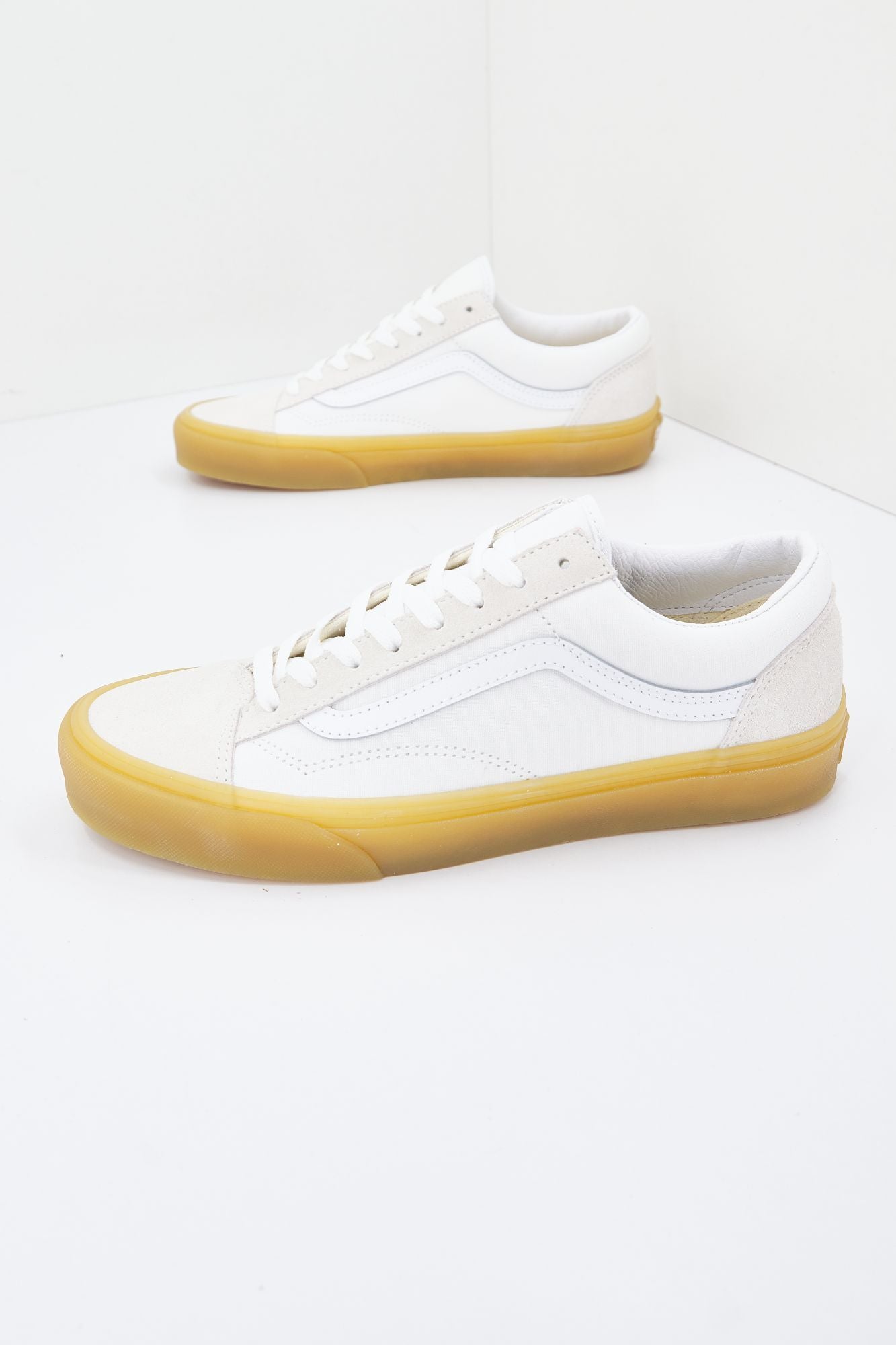 VANS VN0A54F6WHT1 en color BLANCO (1)