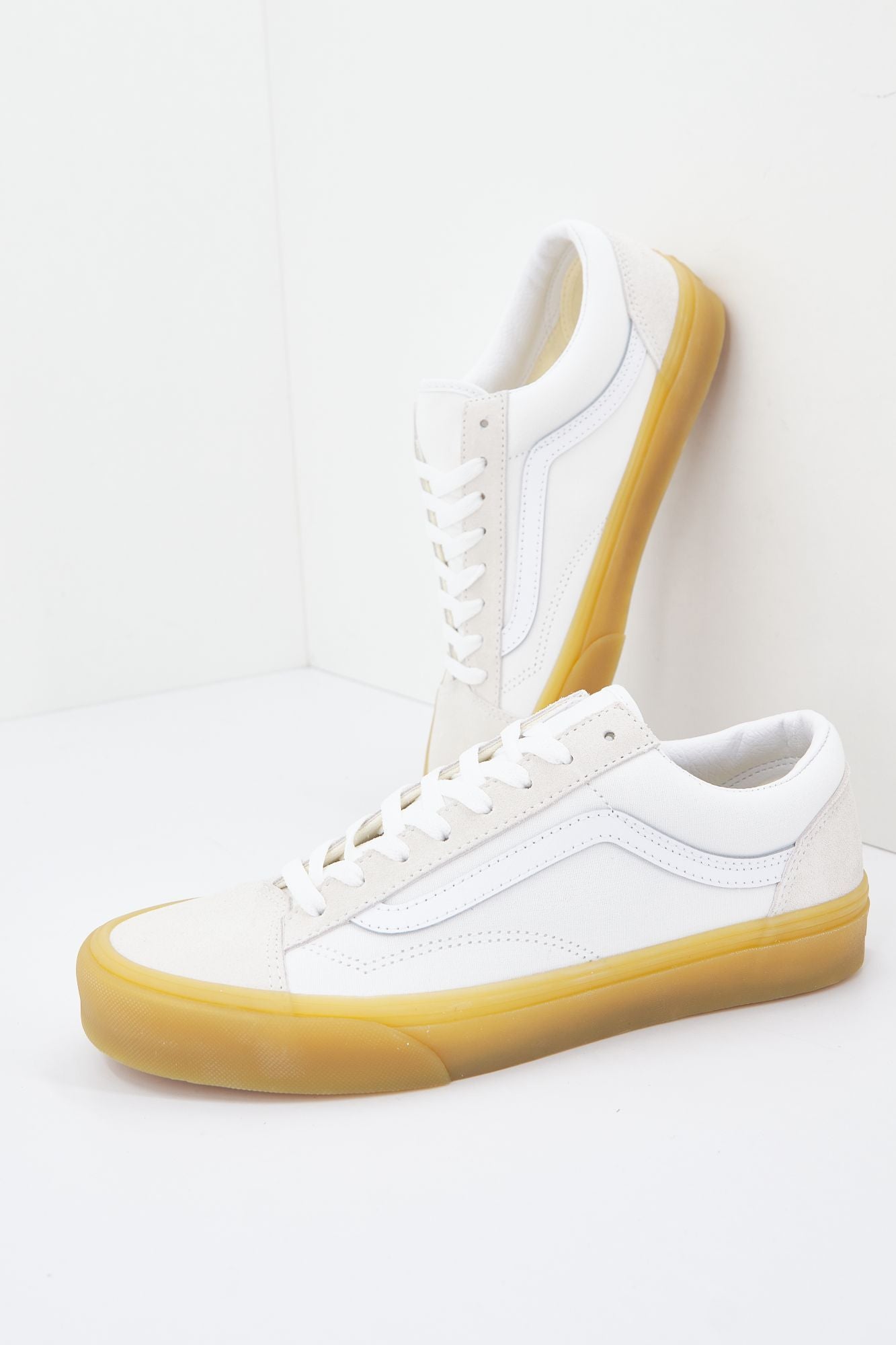 VANS VN0A54F6WHT1 en color BLANCO (3)