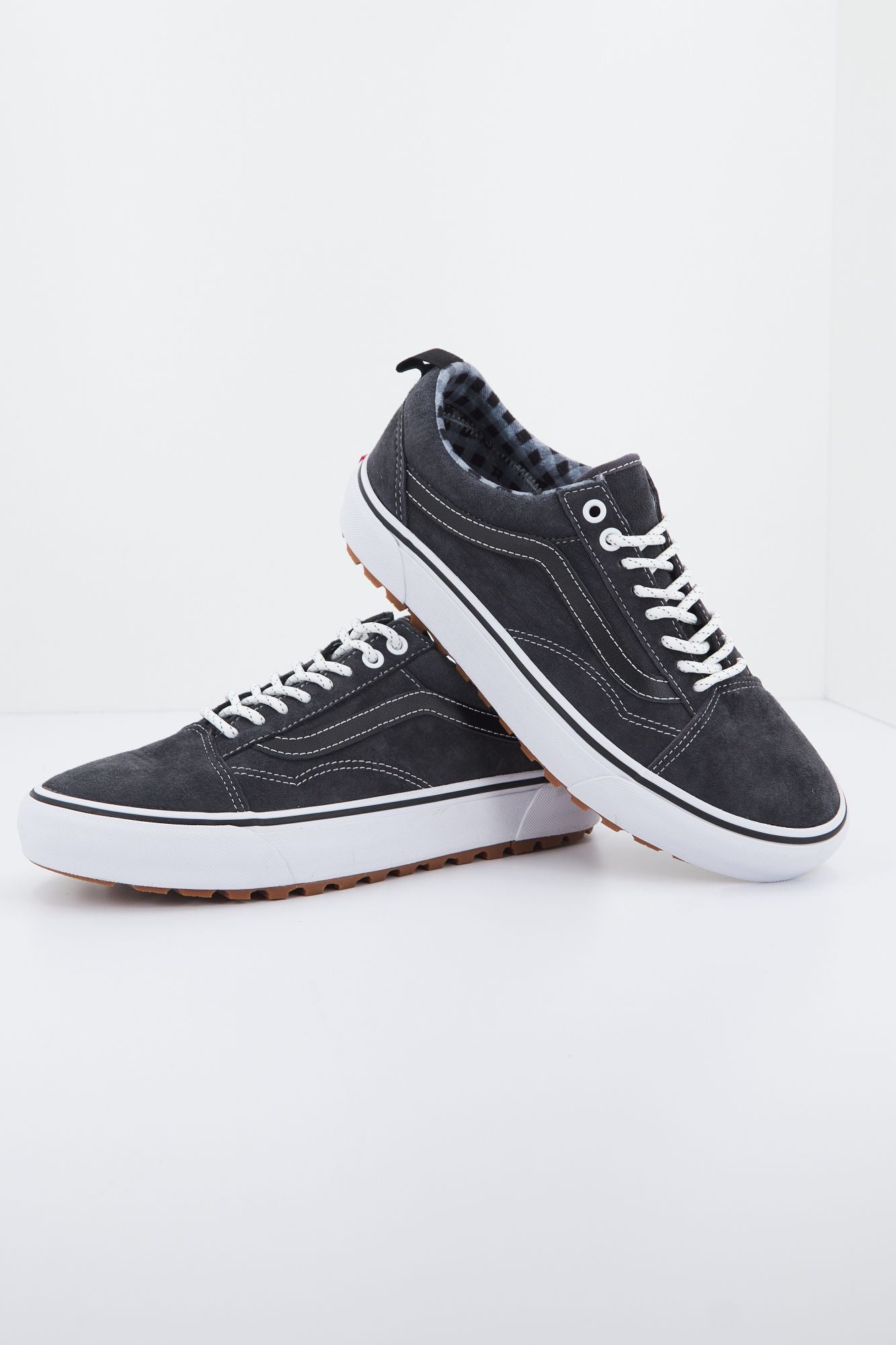 VANS  UA OLD SKOOL en color GRIS (2)