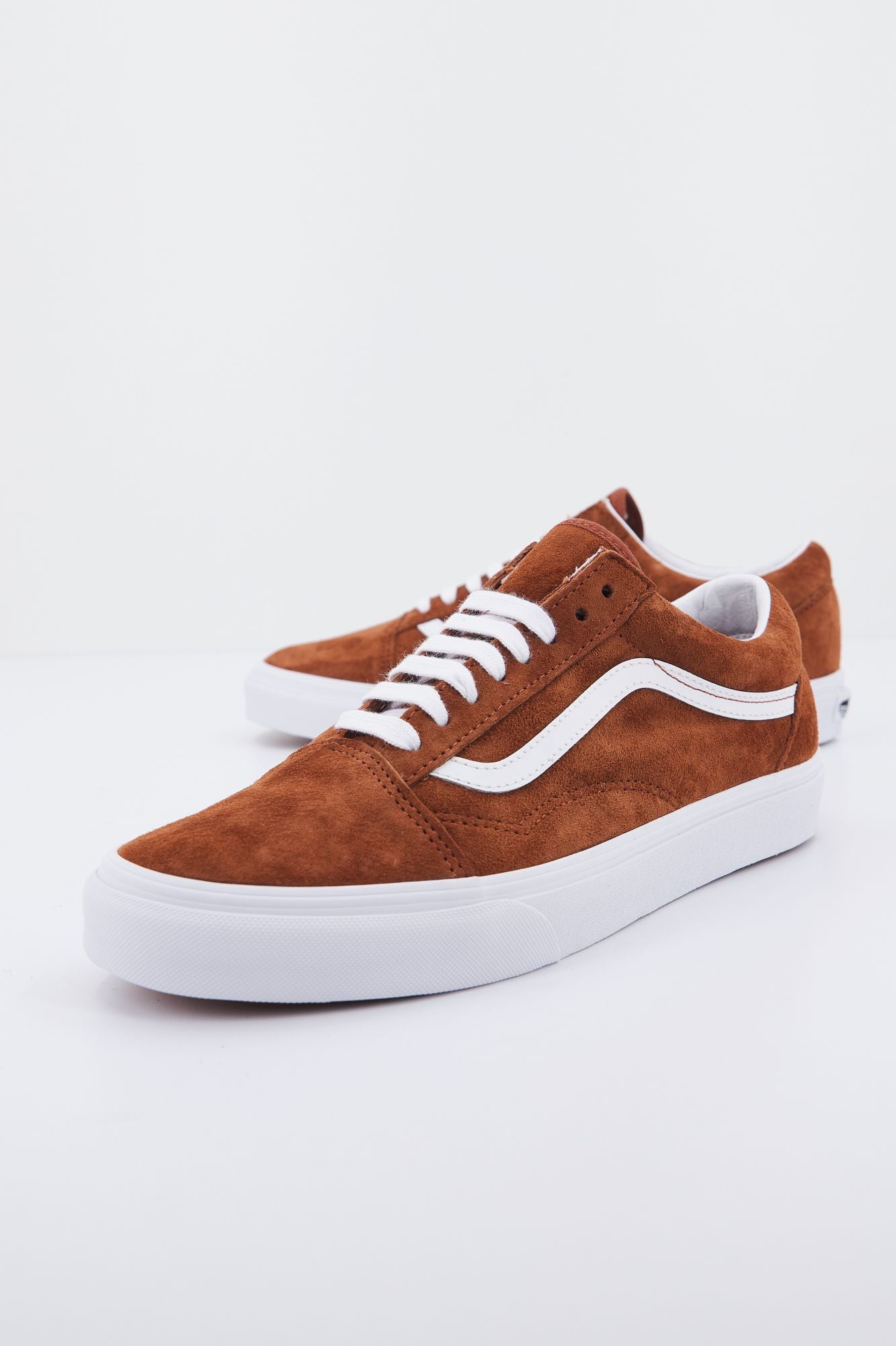 VANS UA OLD SKOOL en color MARRON (1)
