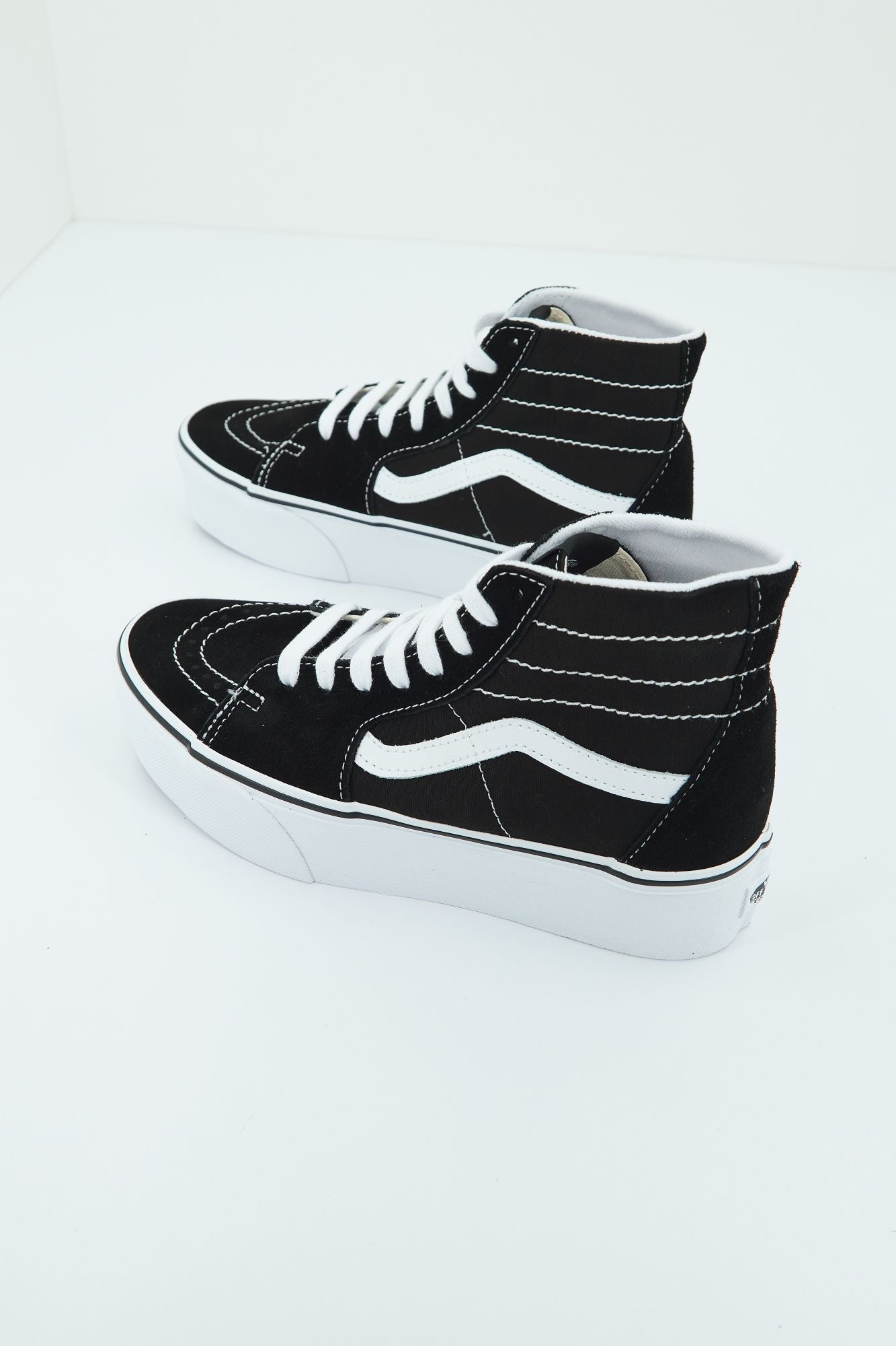 VANS UA SK8-HI en color NEGRO (3)