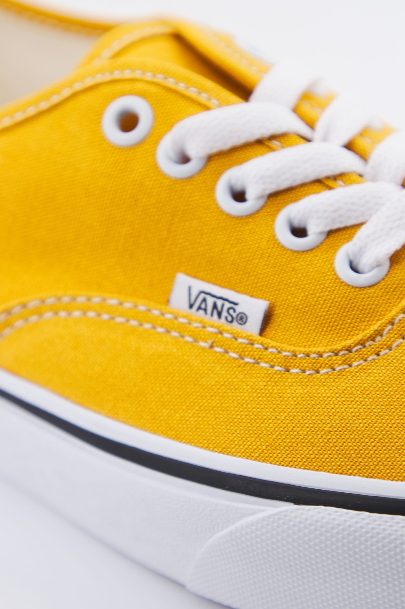 VANS  UA AUTHENTIC en color AMARILLO (4)