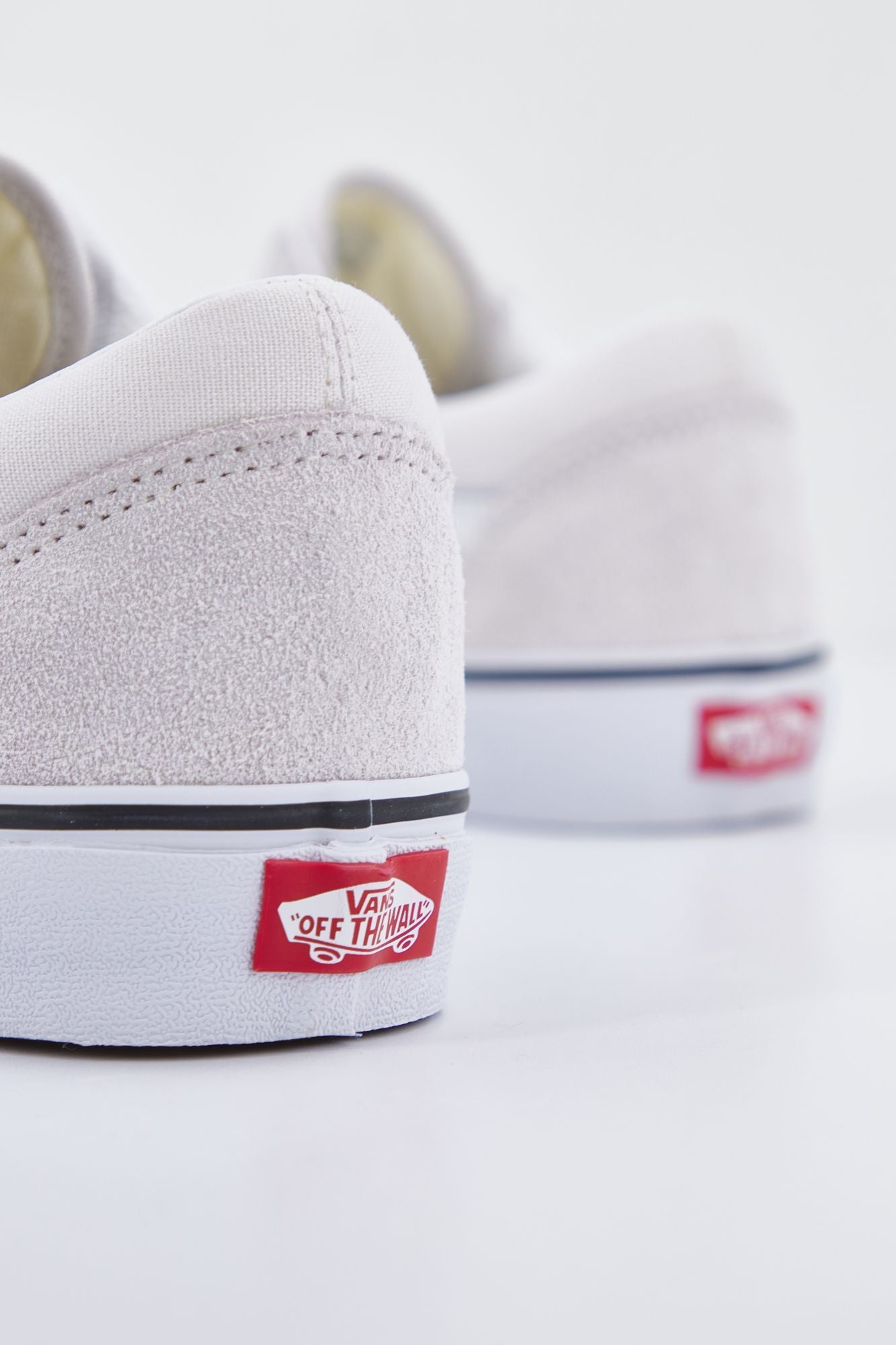 VANS  UA OLD SKOOL en color BLANCO (4)