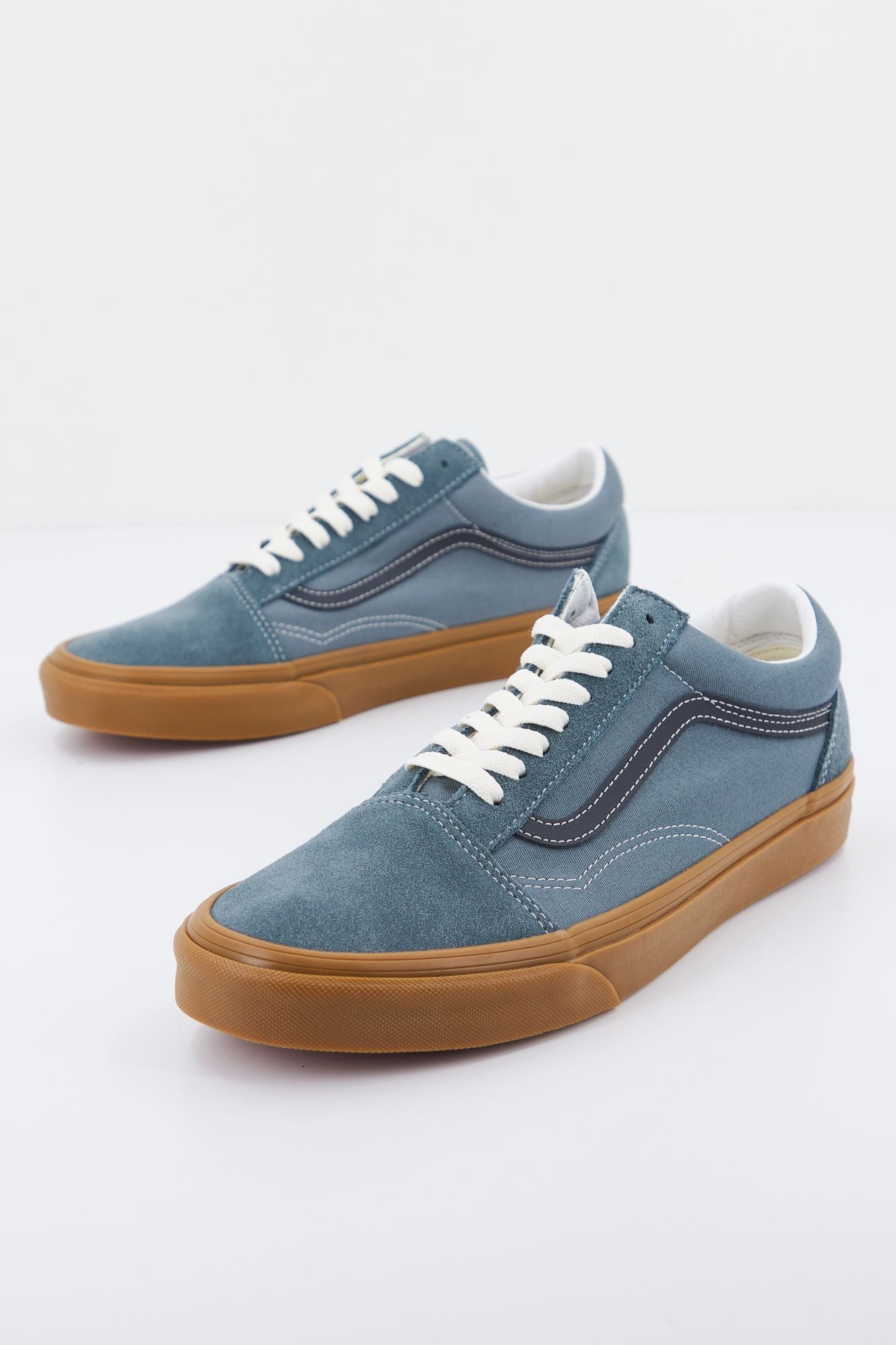 VANS UA OLD SKOOL en color AZUL (1)