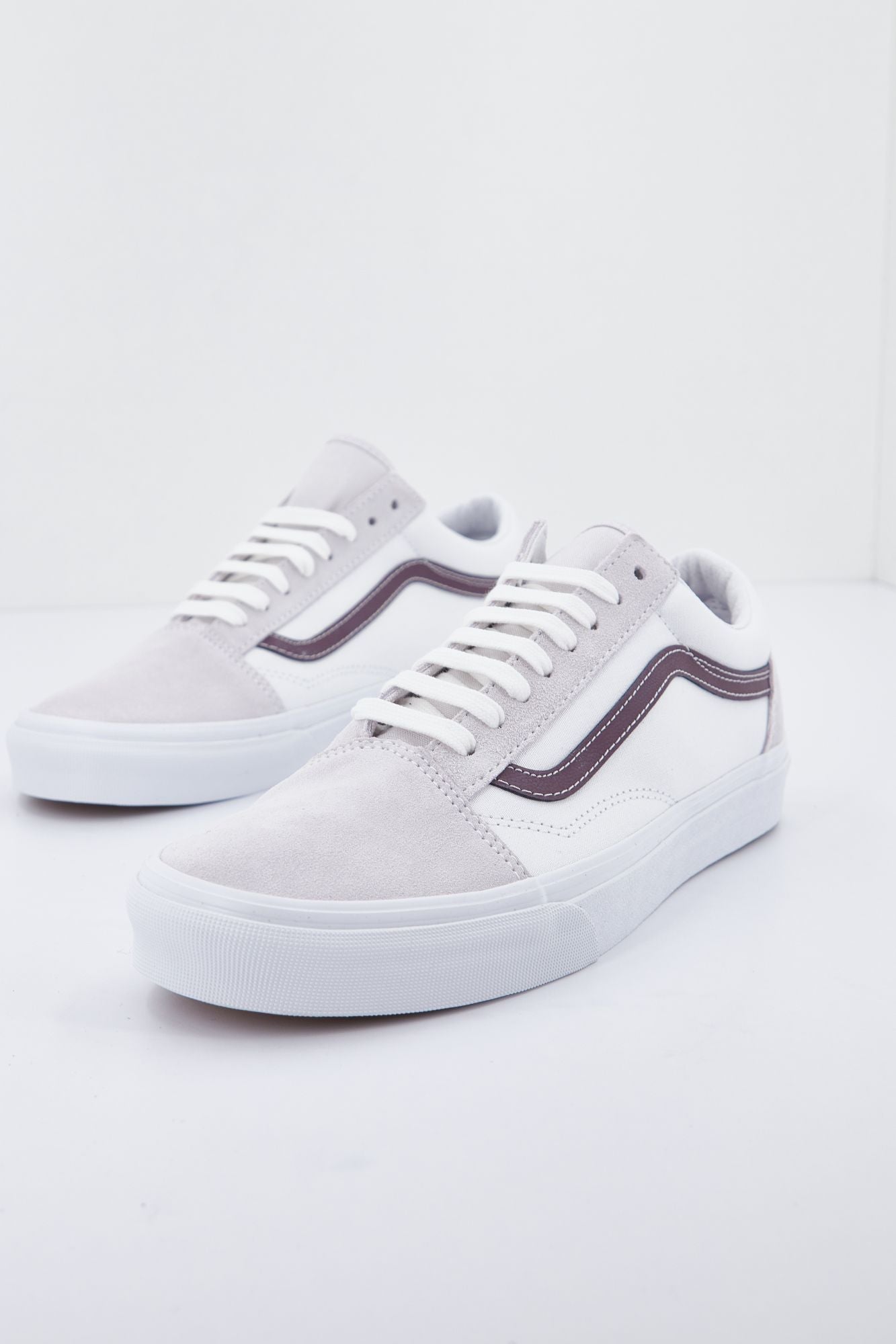 VANS  UA OLD SKOOL en color BEIS (2)