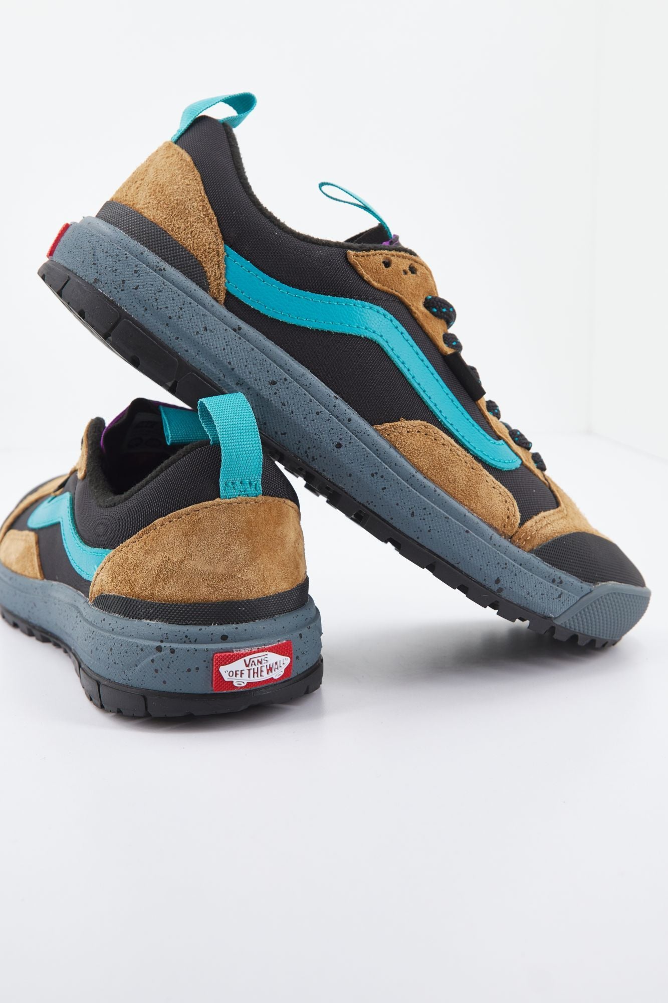 VANS UA ULTRARANGE en color MARRON (3)