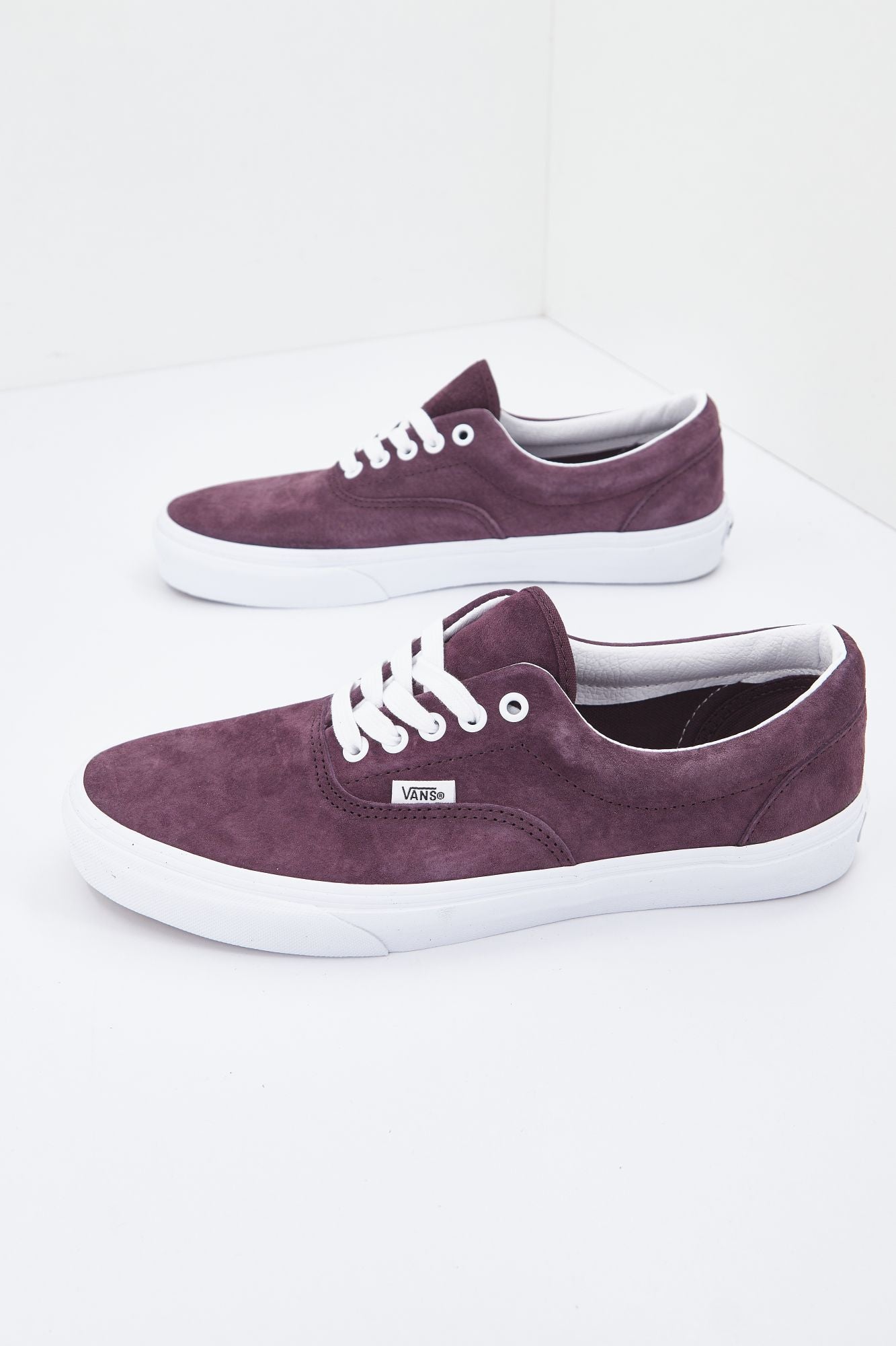 VANS  UA ERA en color VIOLETA (1)