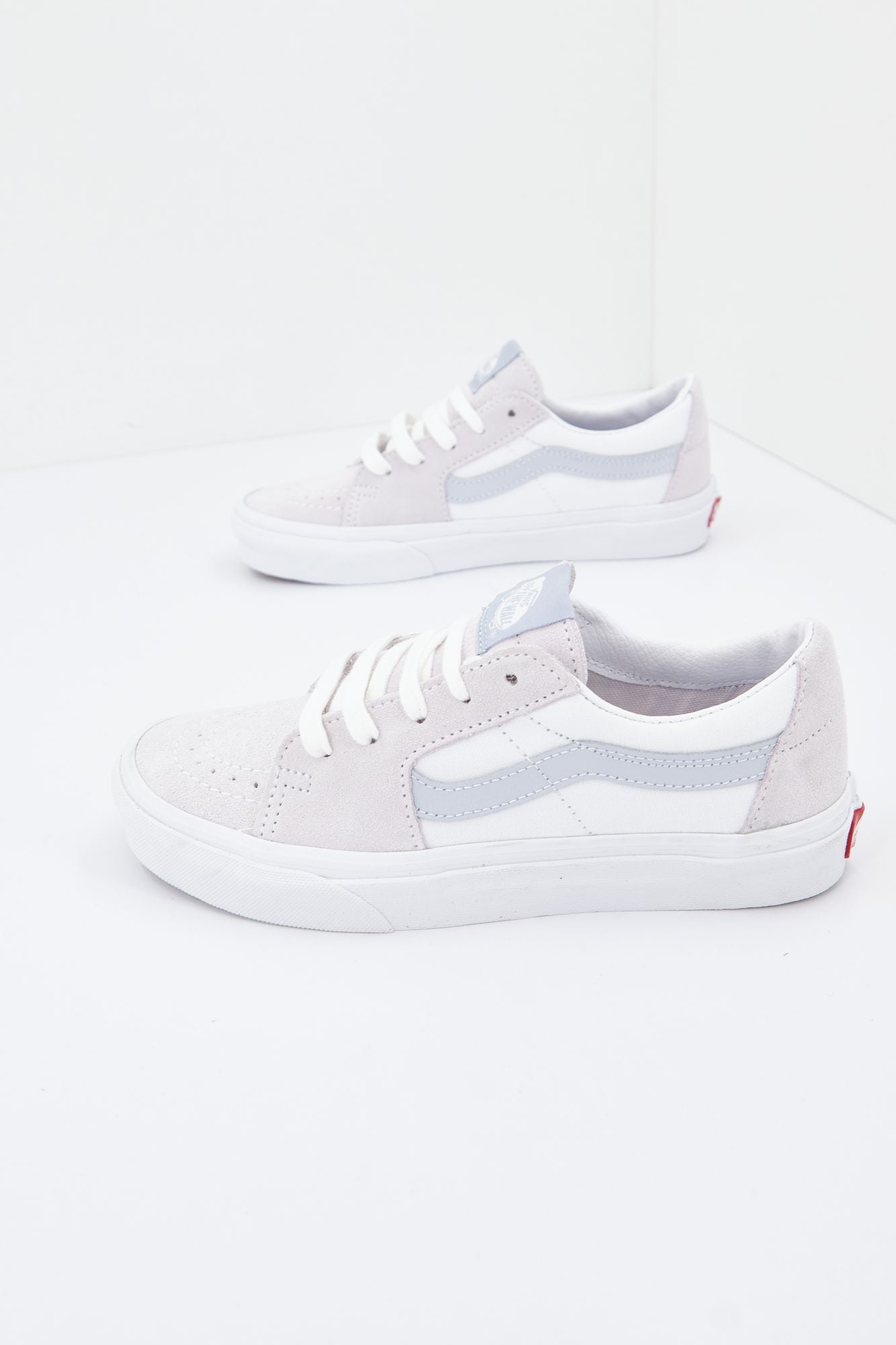 VANS  UA SK8-LOW en color BLANCO (1)