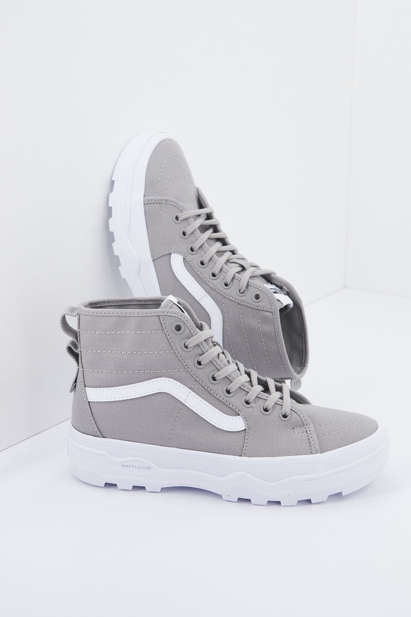 VANS UA SENTRY SK8-HI en color GRIS (3)