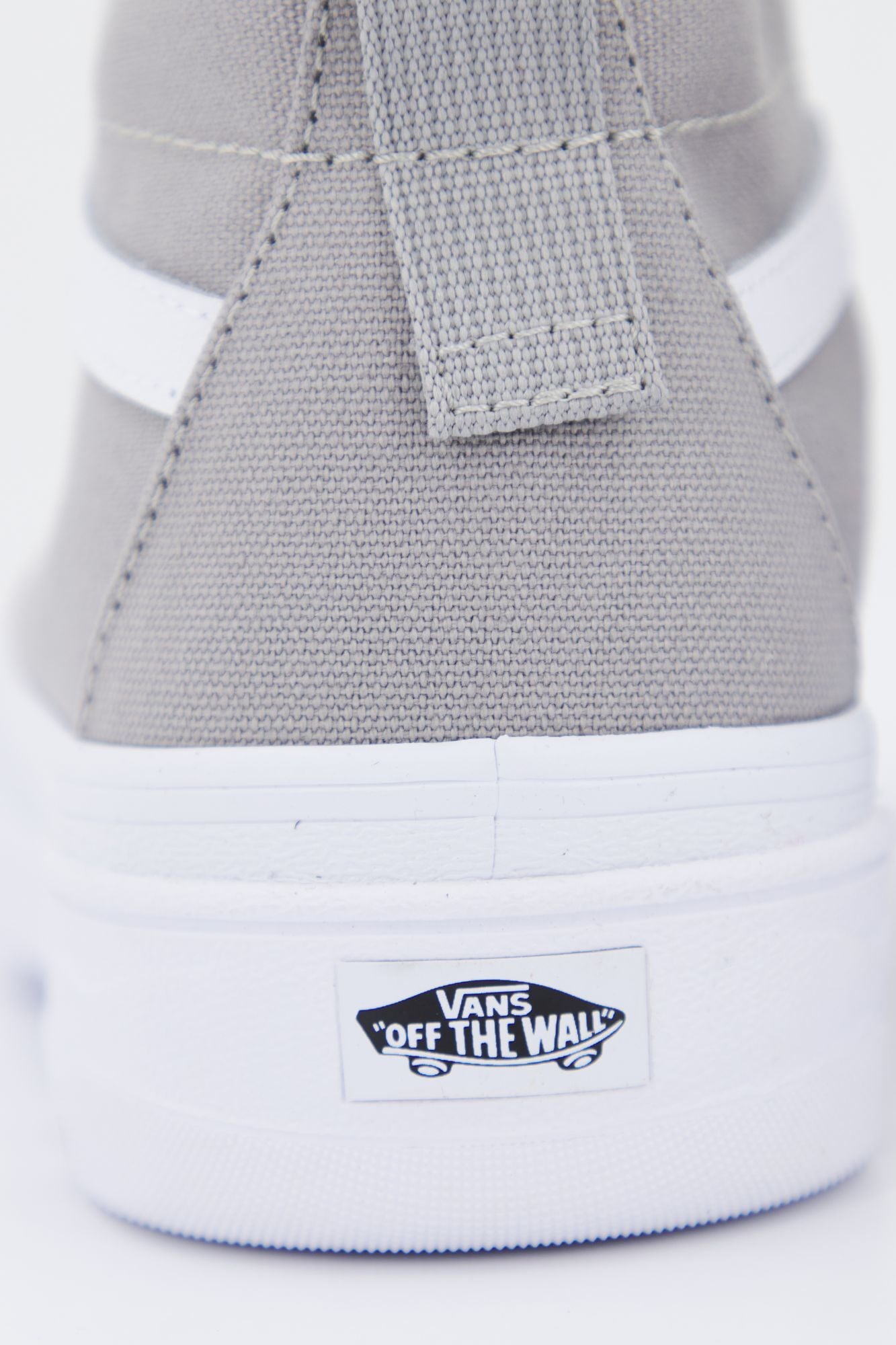 VANS UA SENTRY SK8-HI en color GRIS (4)