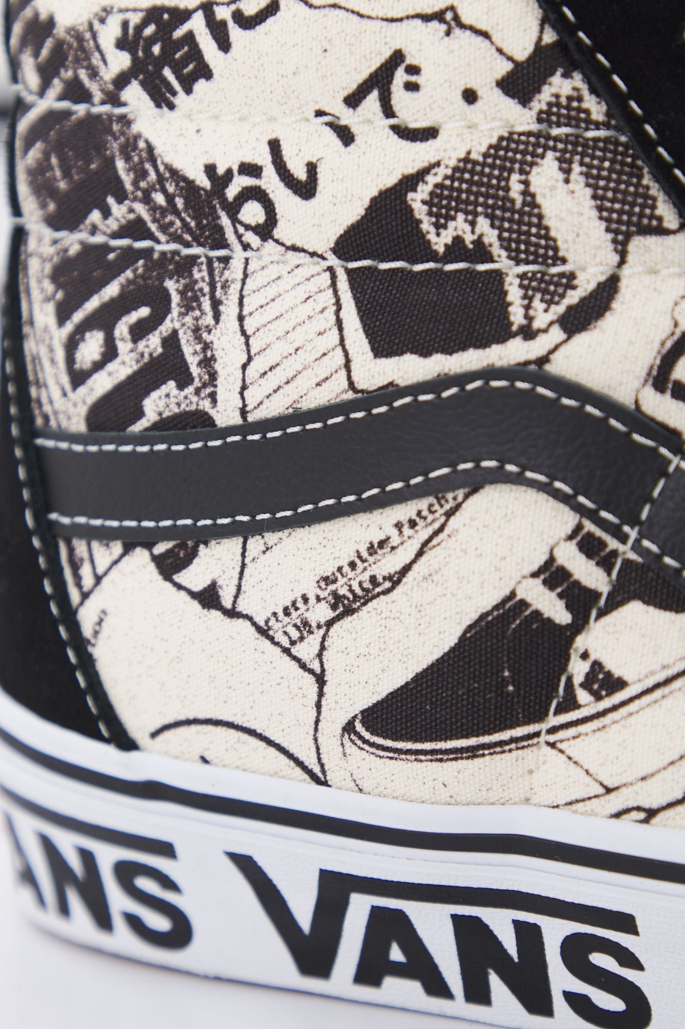 VANS VN0A7Q5NBA21 en color NEGRO (4)