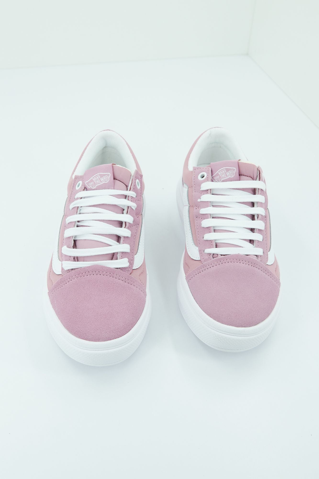 VANS  UA OLD SKOOL en color ROSA (3)