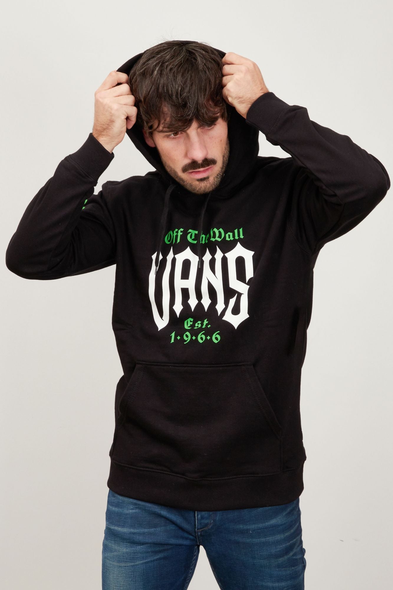 VANS EYES IN THE DARK en color NEGRO (3)
