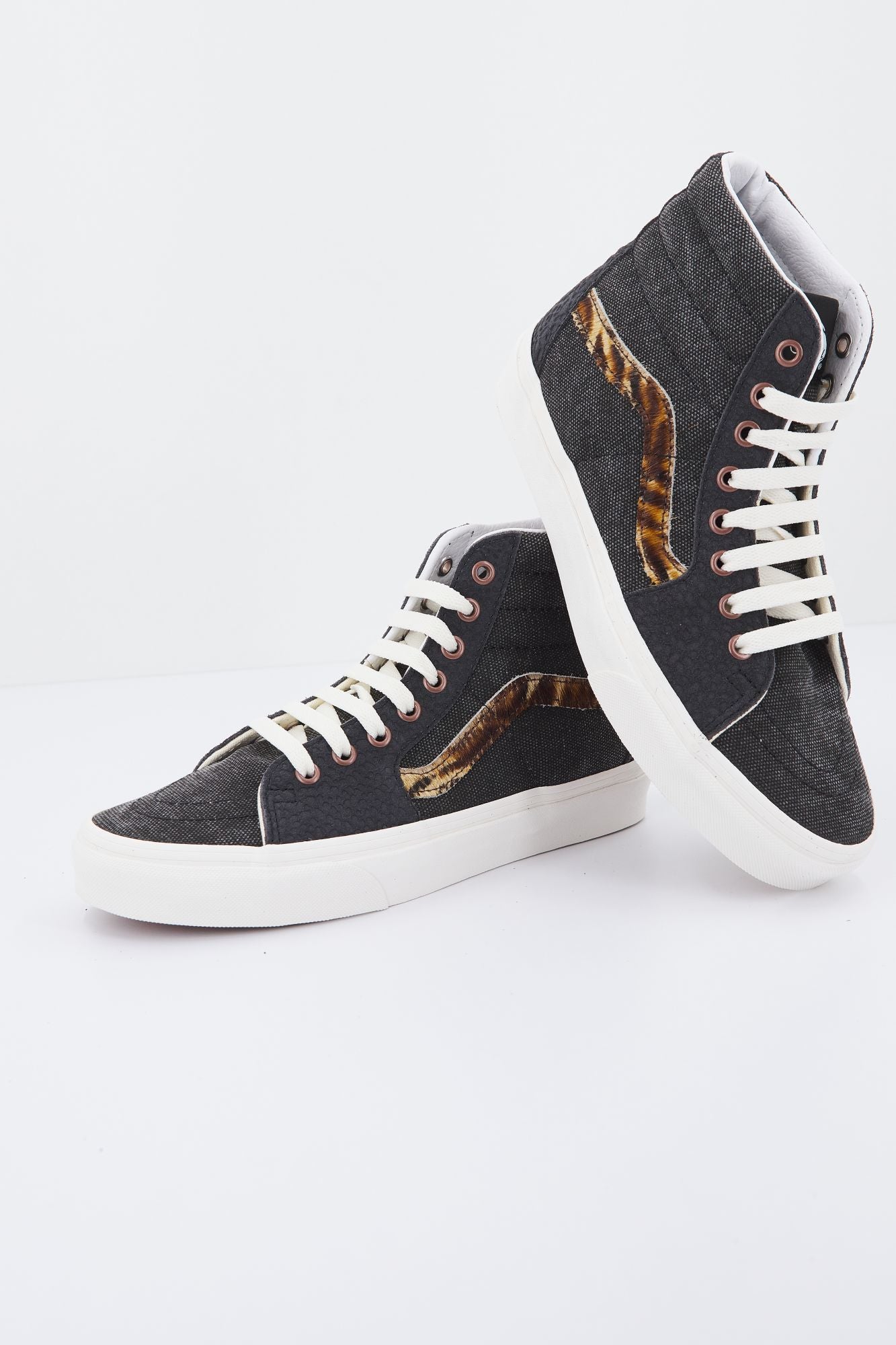 VANS  UA SK8-HI en color GRIS (1)
