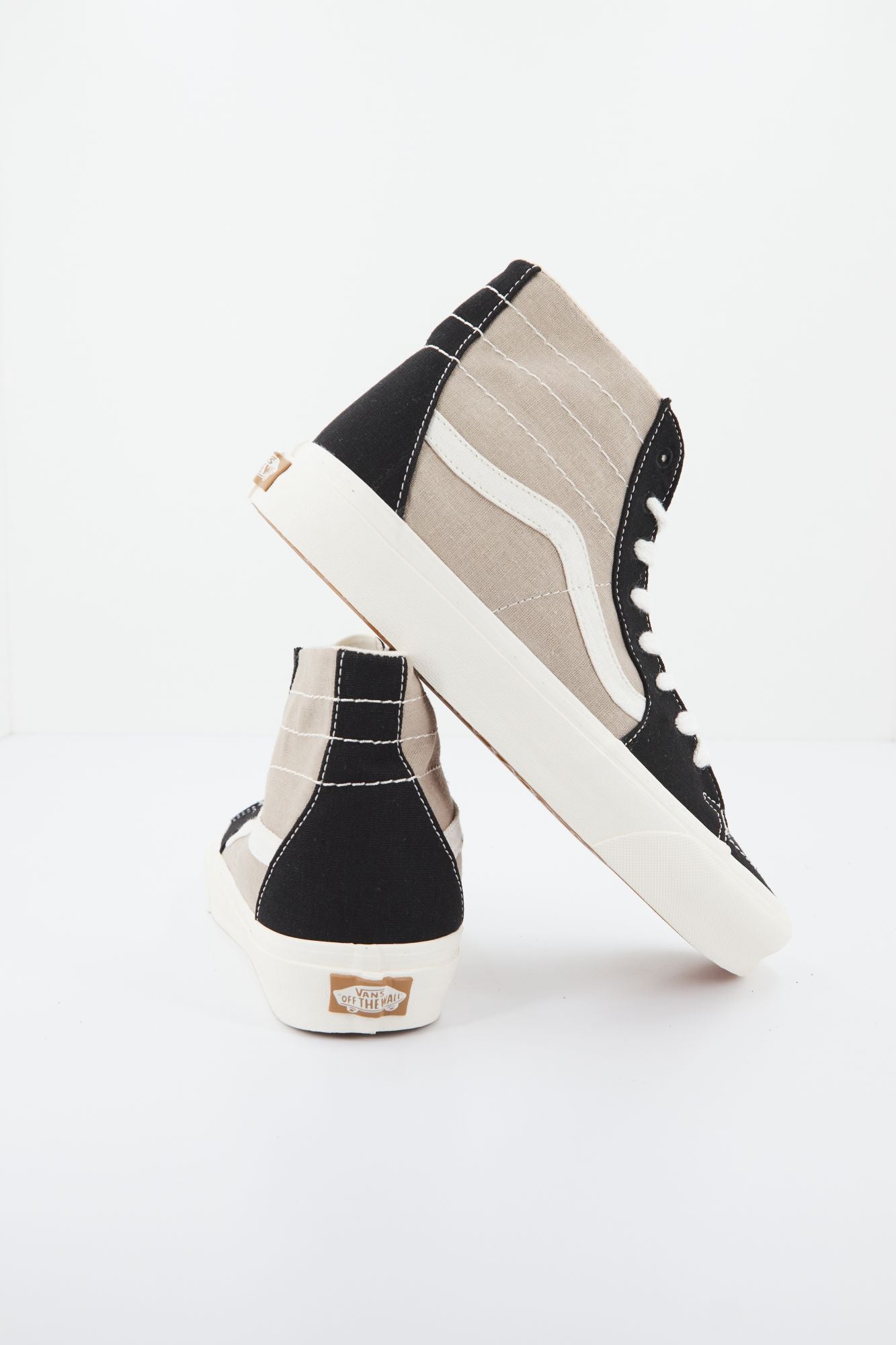 VANS  UA SK8-HI en color NEGRO (2)