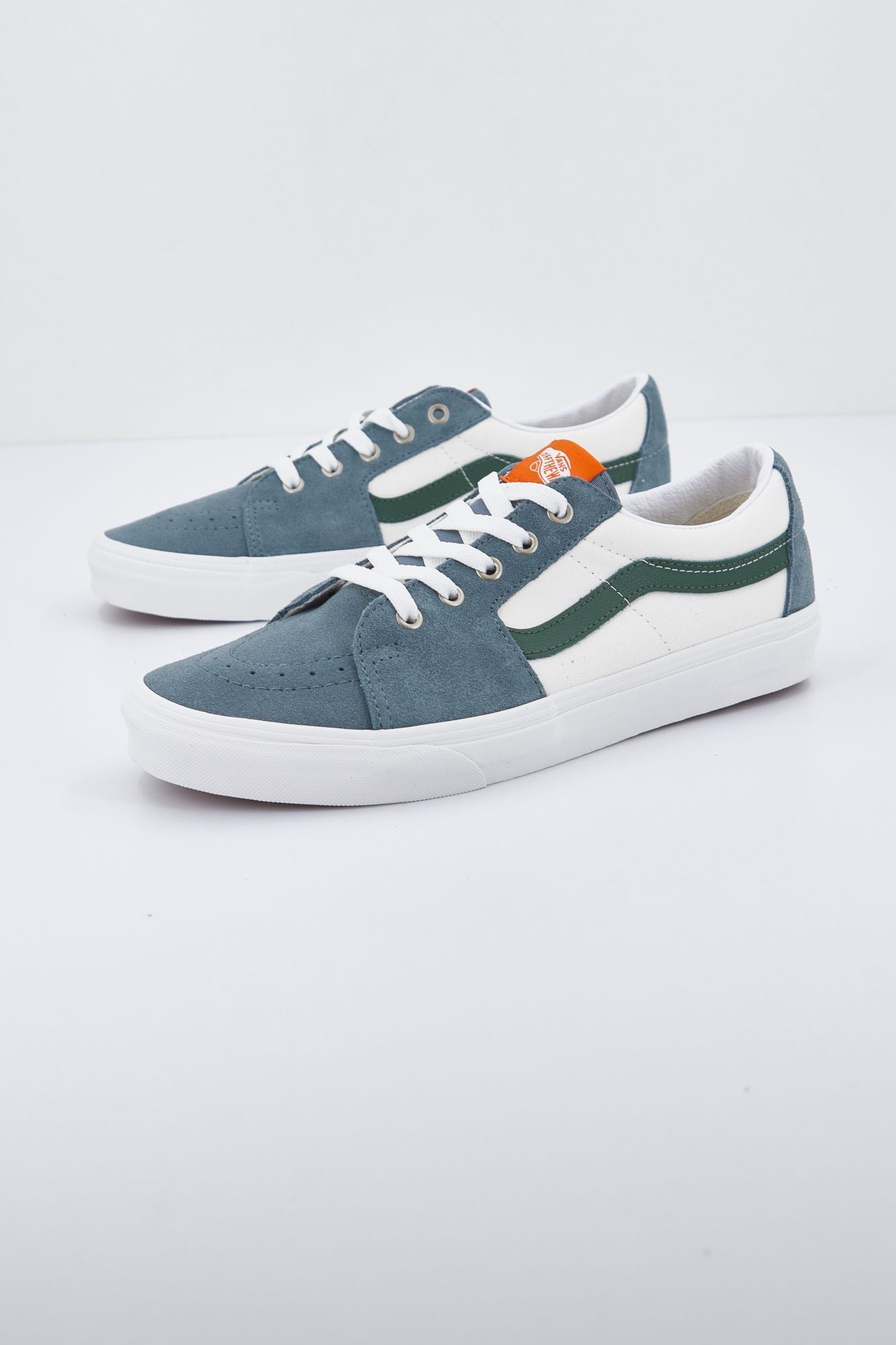 VANS  UA SK8-LOW en color AZUL (2)